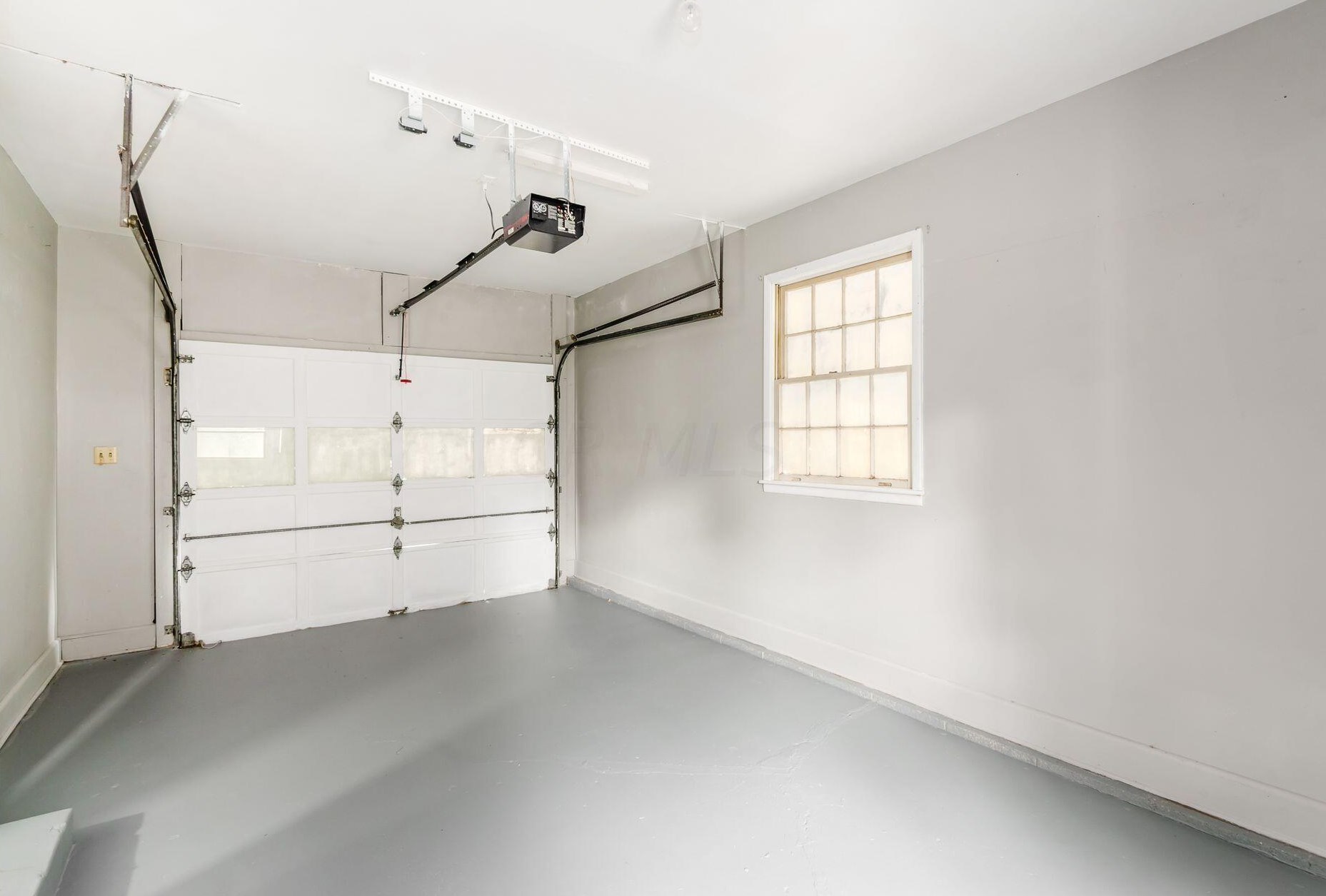 1094 Kenwick Rd, Columbus OH 43209-2582 exterior