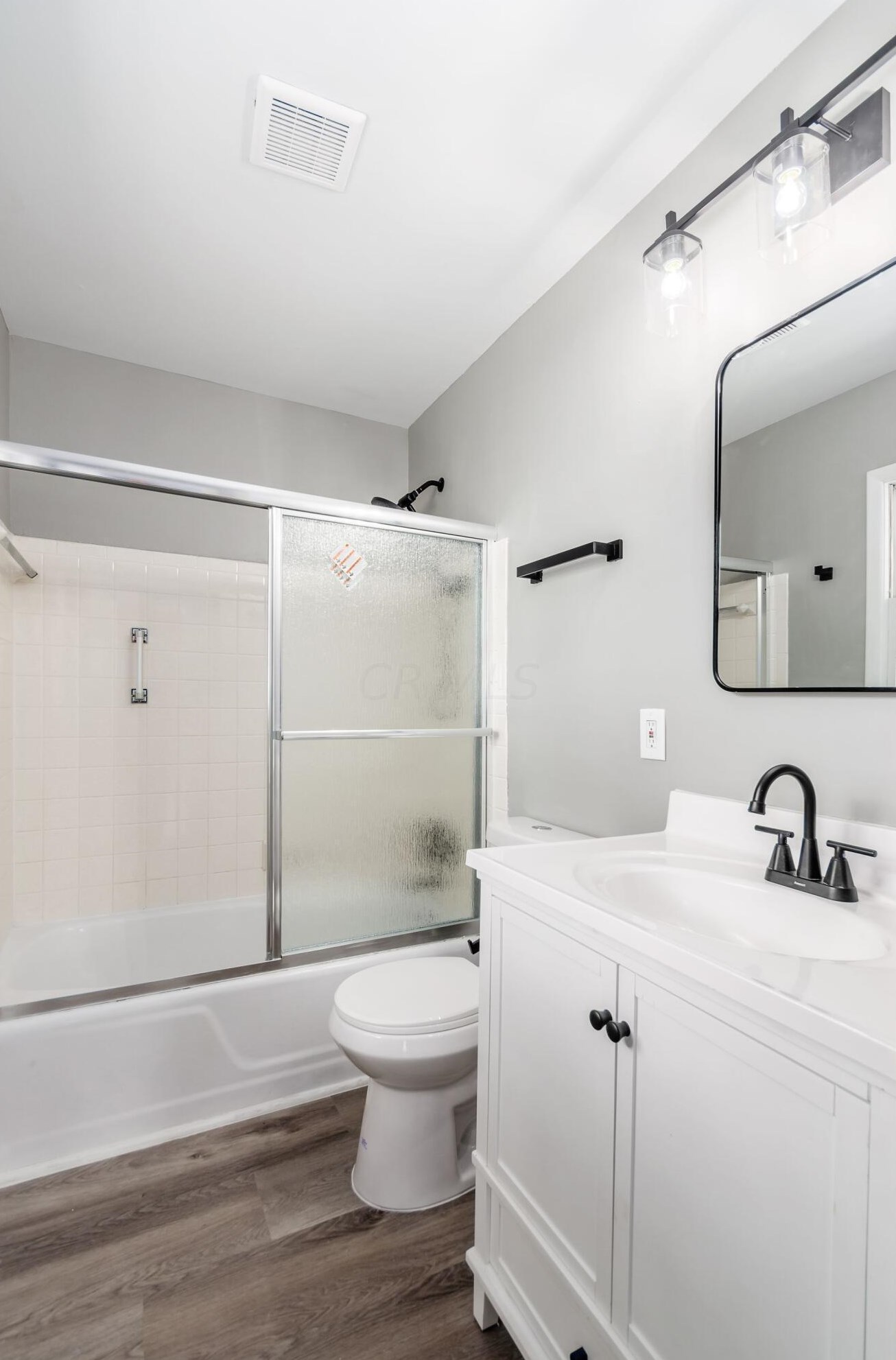 1094 Kenwick Rd, Columbus OH 43209-2582 exterior