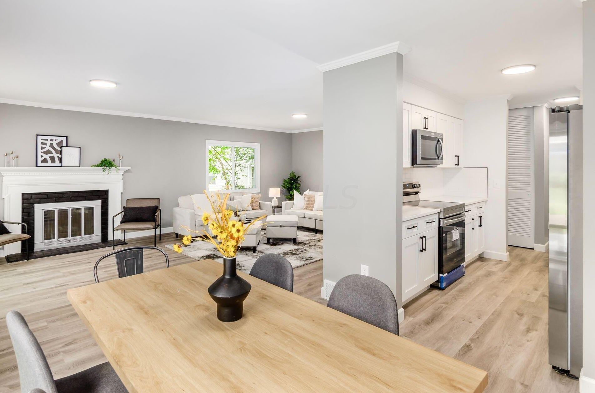 1094 Kenwick Rd, Columbus OH 43209-2582 exterior