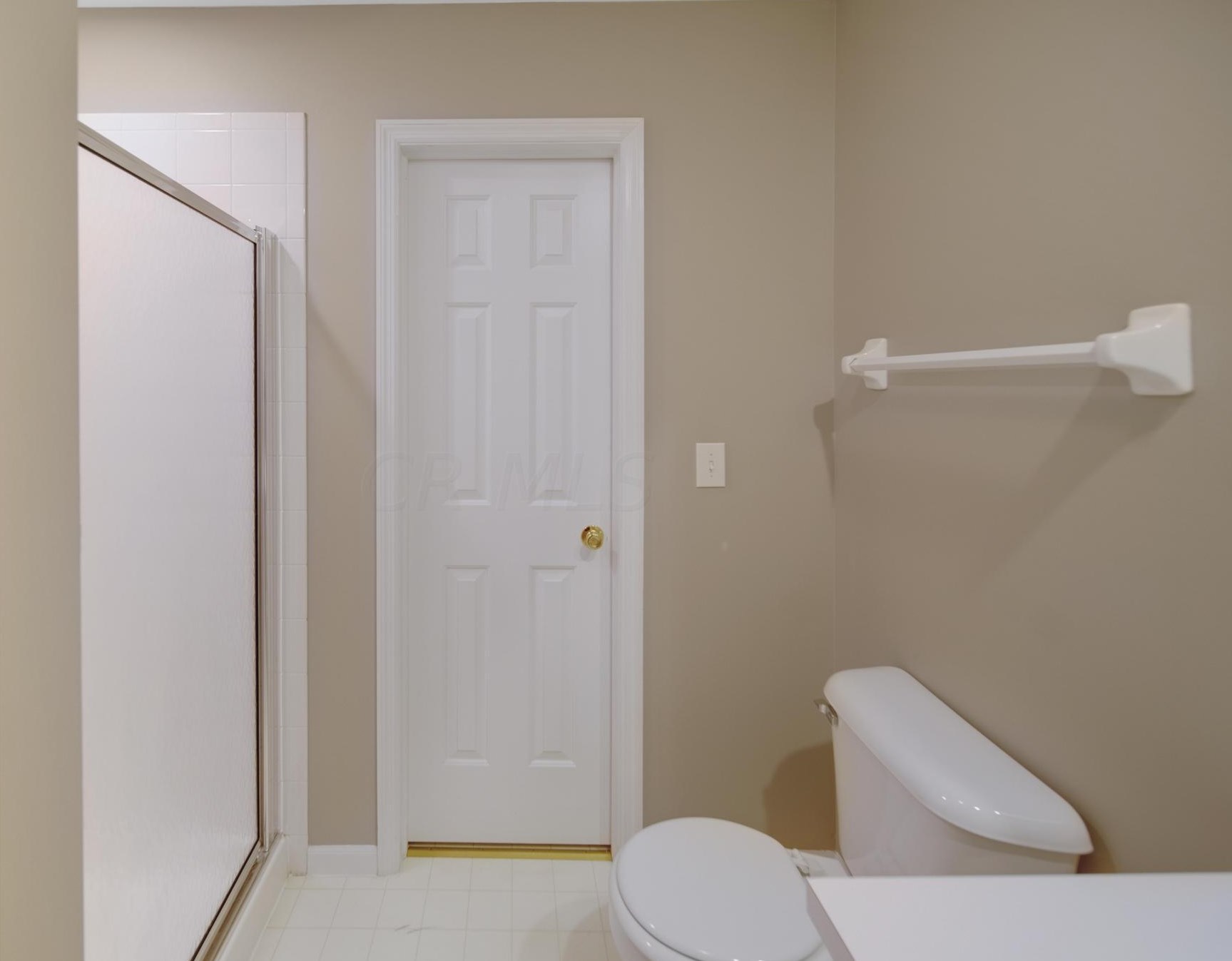 587 Piney Glen Dr, Columbus OH  43230-8420 exterior