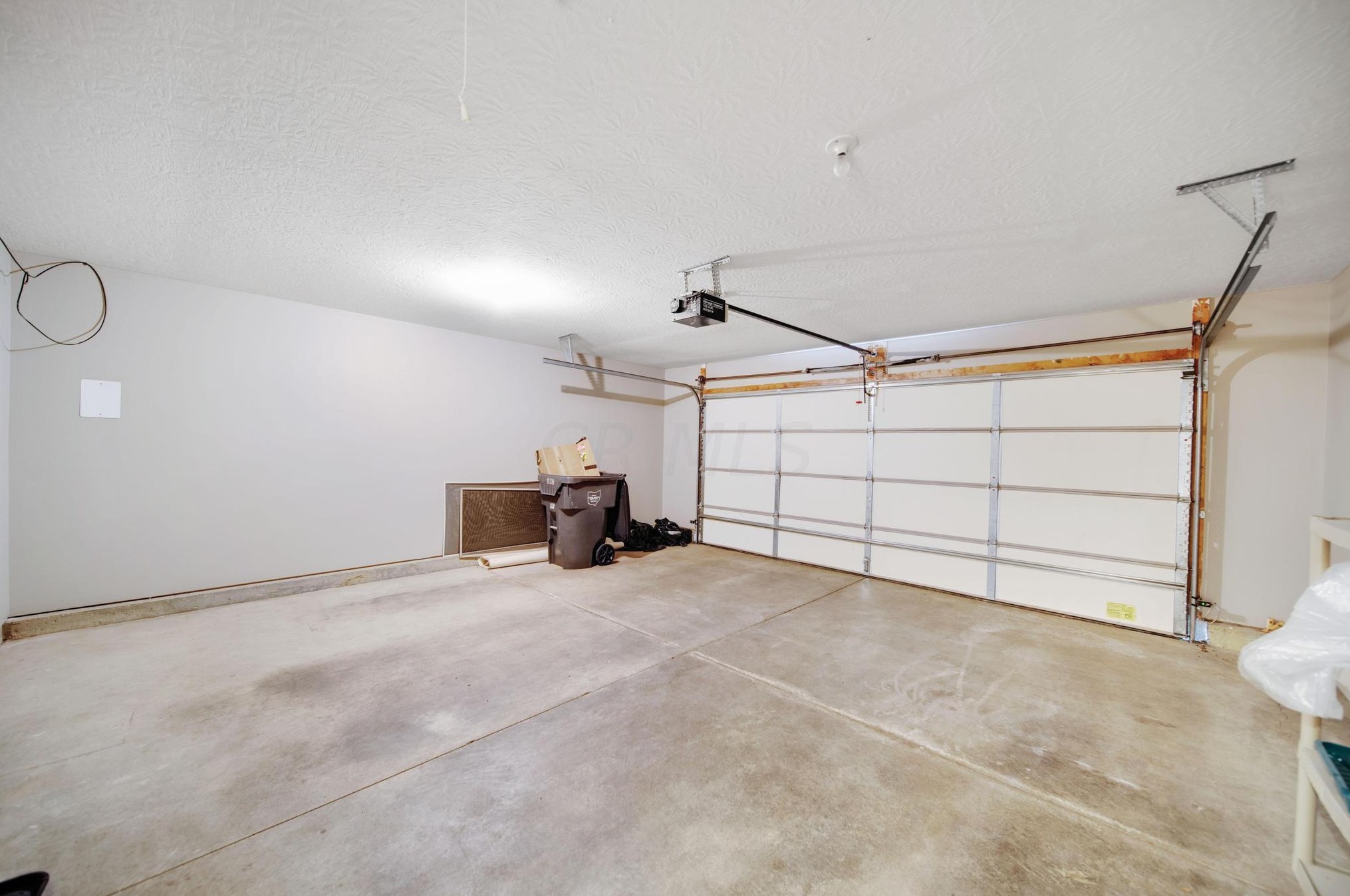 587 Piney Glen Dr, Columbus OH  43230-8420 exterior