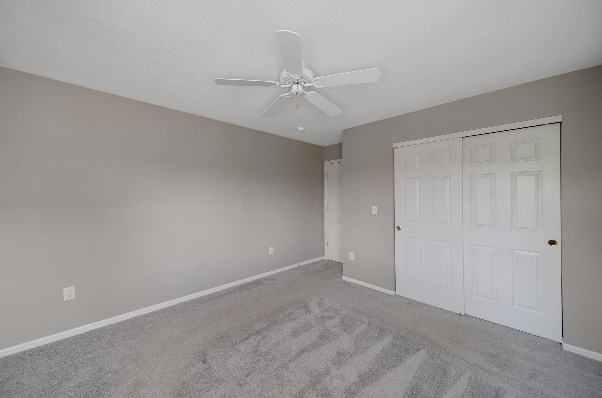 587 Piney Glen Dr, Columbus OH  43230-8420 exterior