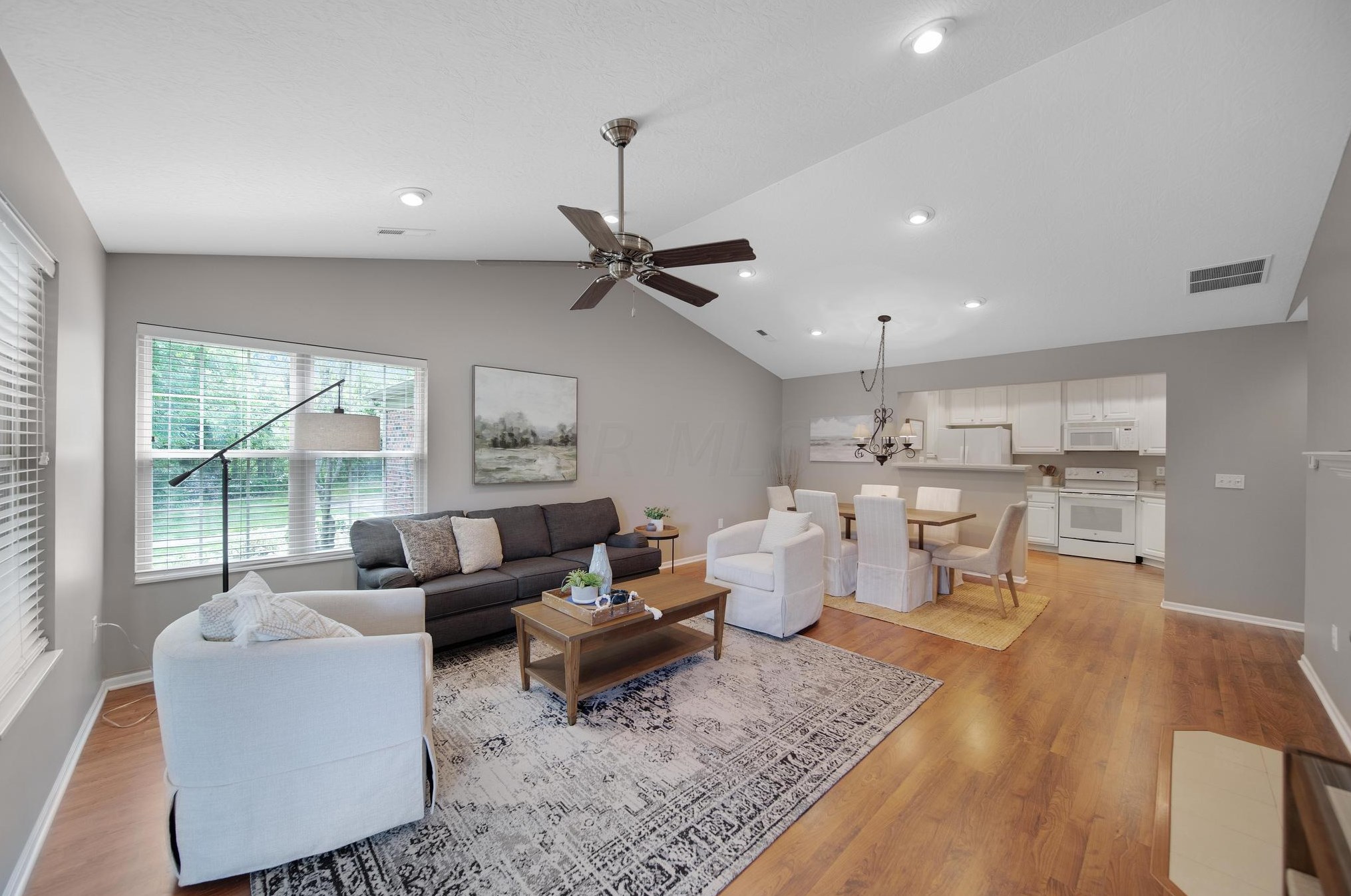 587 Piney Glen Dr, Columbus OH  43230-8420 exterior