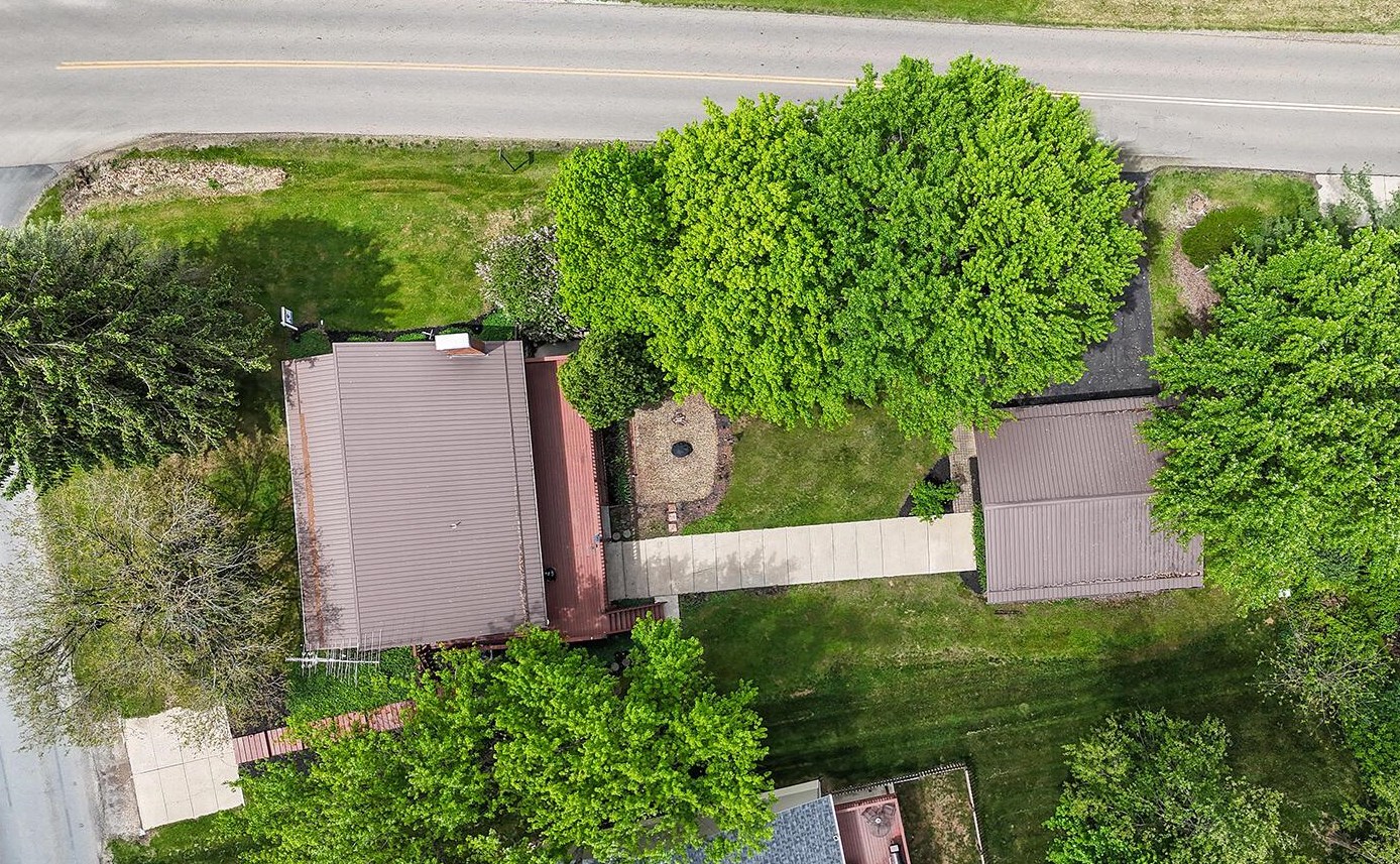 144 Lakeview Heights Dr, Howard, OH 43028