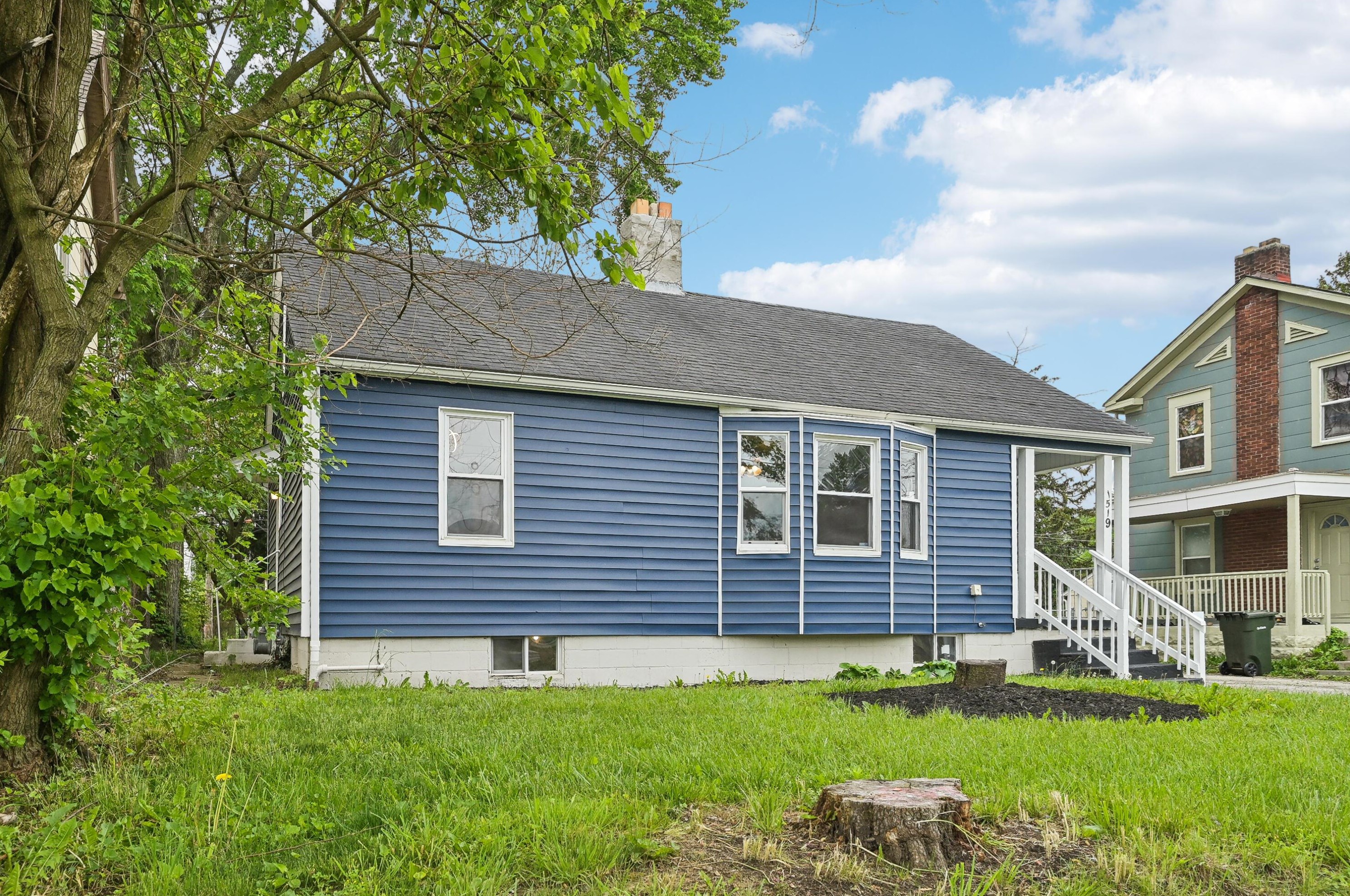 1519 Hudson St, Columbus OH 43202-2612 exterior