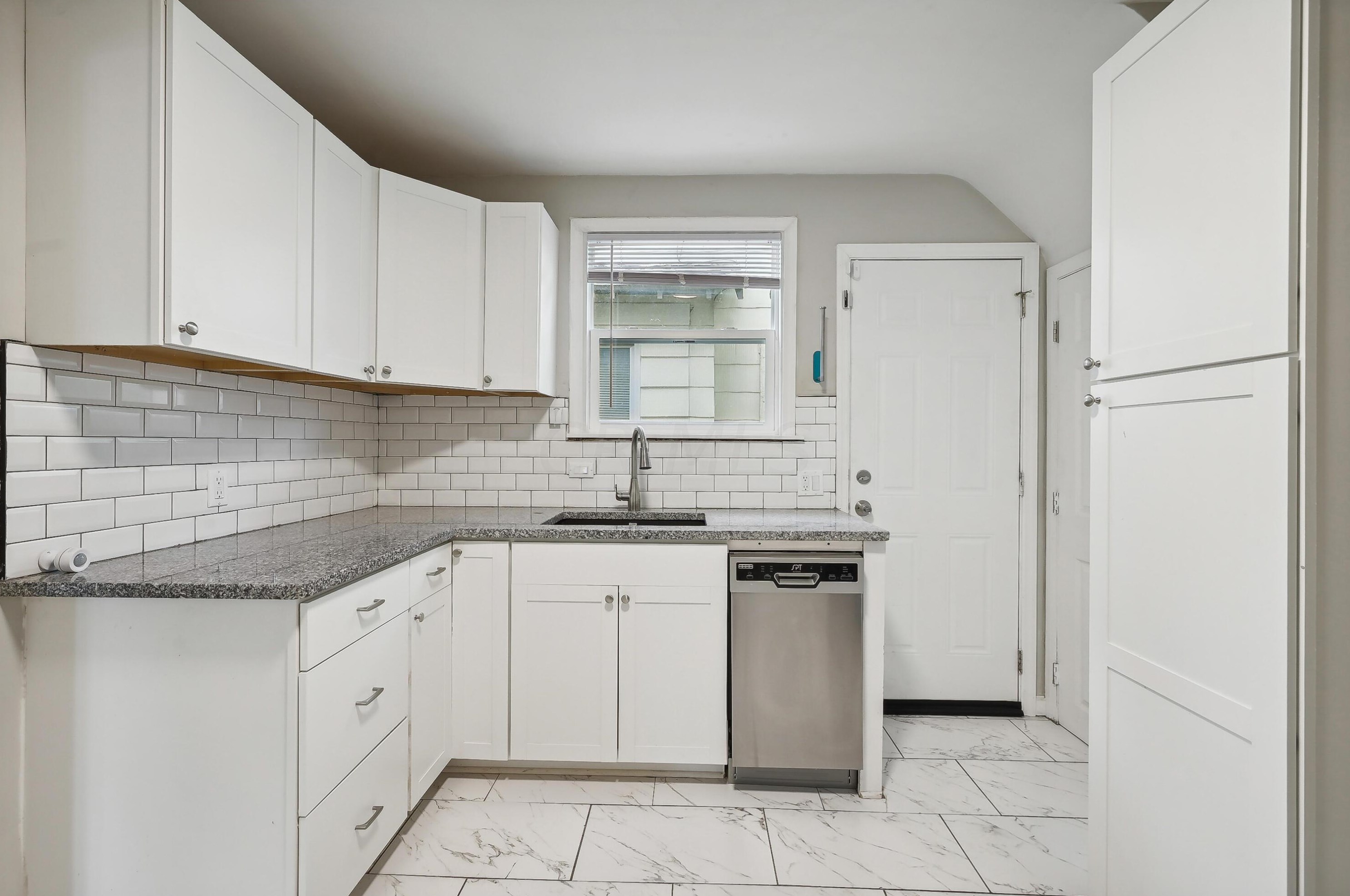 1519 Hudson St, Columbus OH 43202-2612 exterior