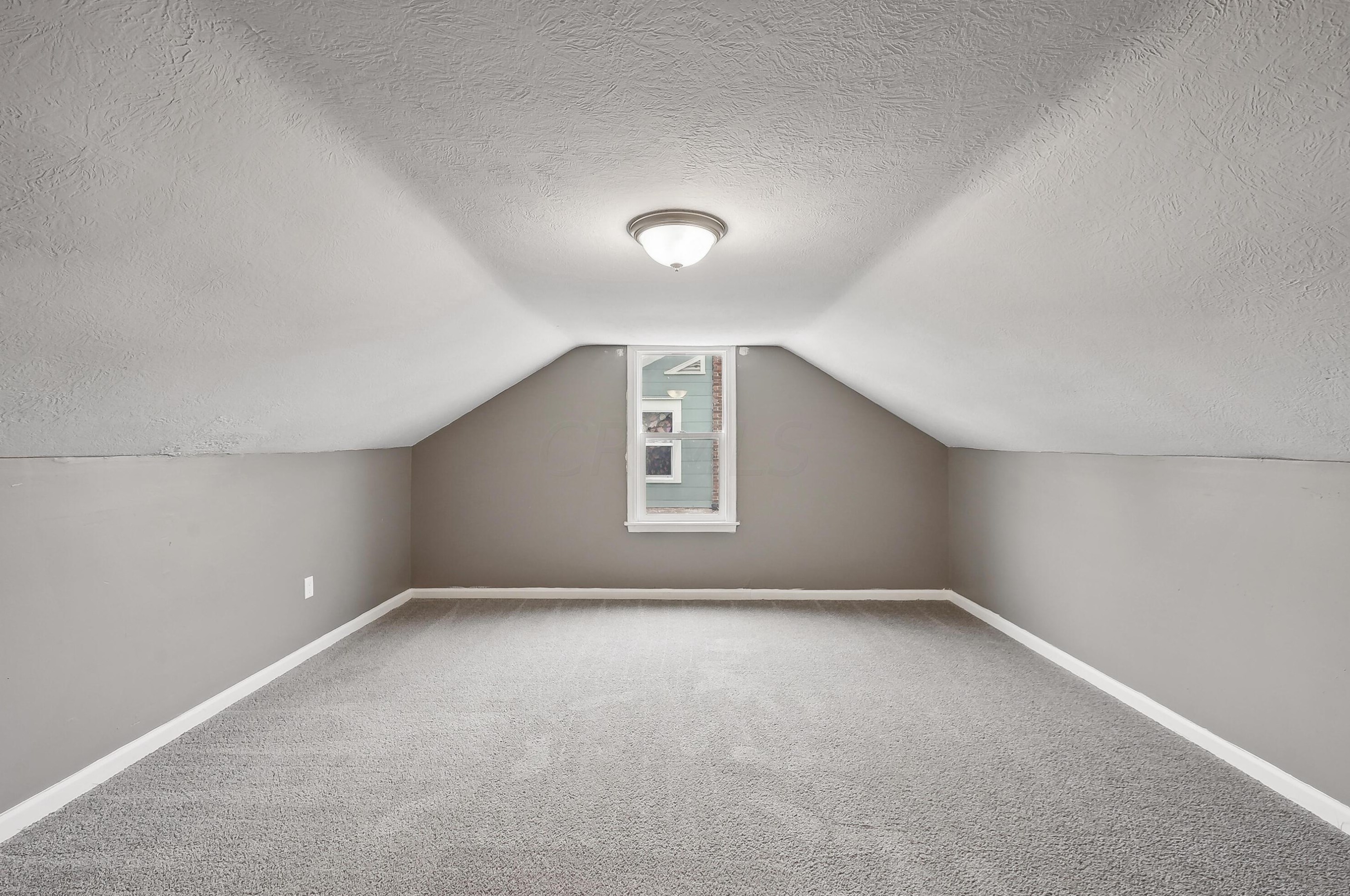 1519 Hudson St, Columbus OH 43202-2612 exterior