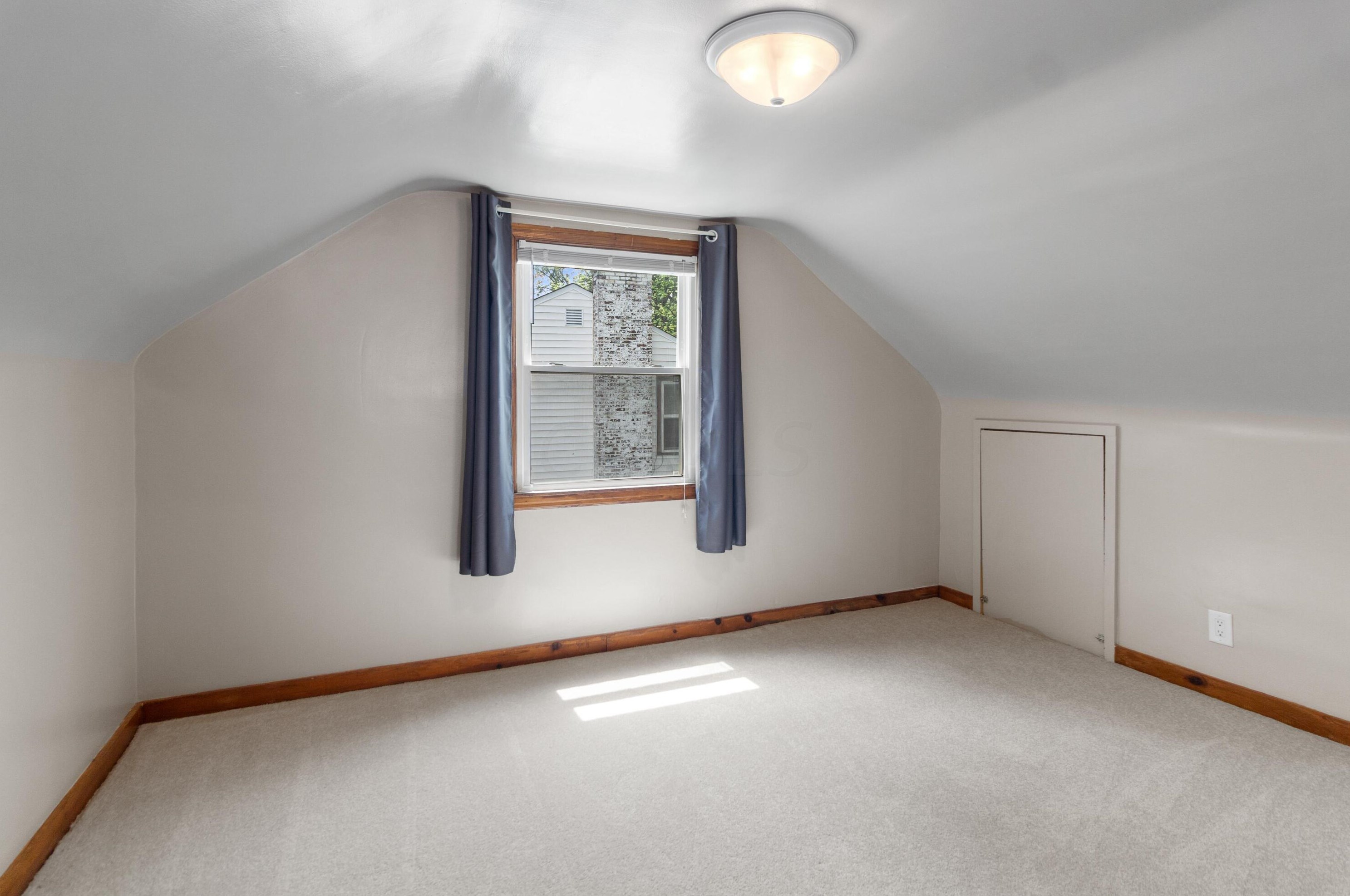 3028 Oaklawn St, Columbus OH  43224-4353 exterior