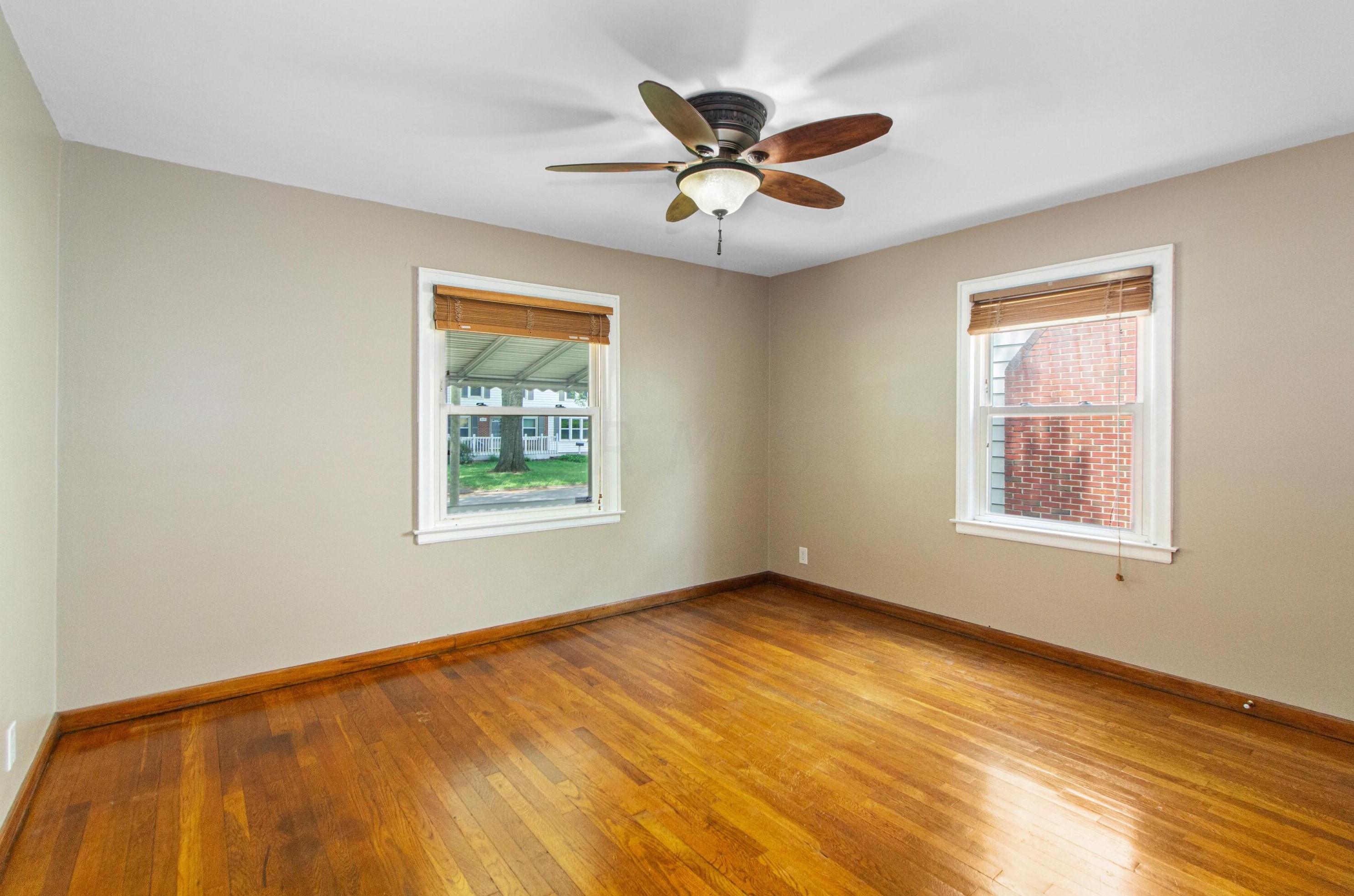 3028 Oaklawn St, Columbus OH  43224-4353 exterior