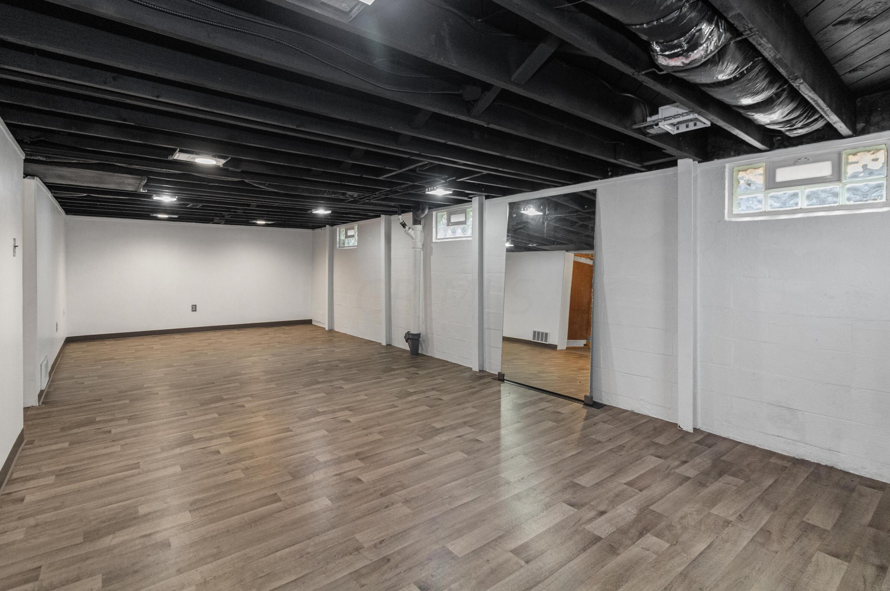 3028 Oaklawn St, Columbus OH  43224-4353 exterior