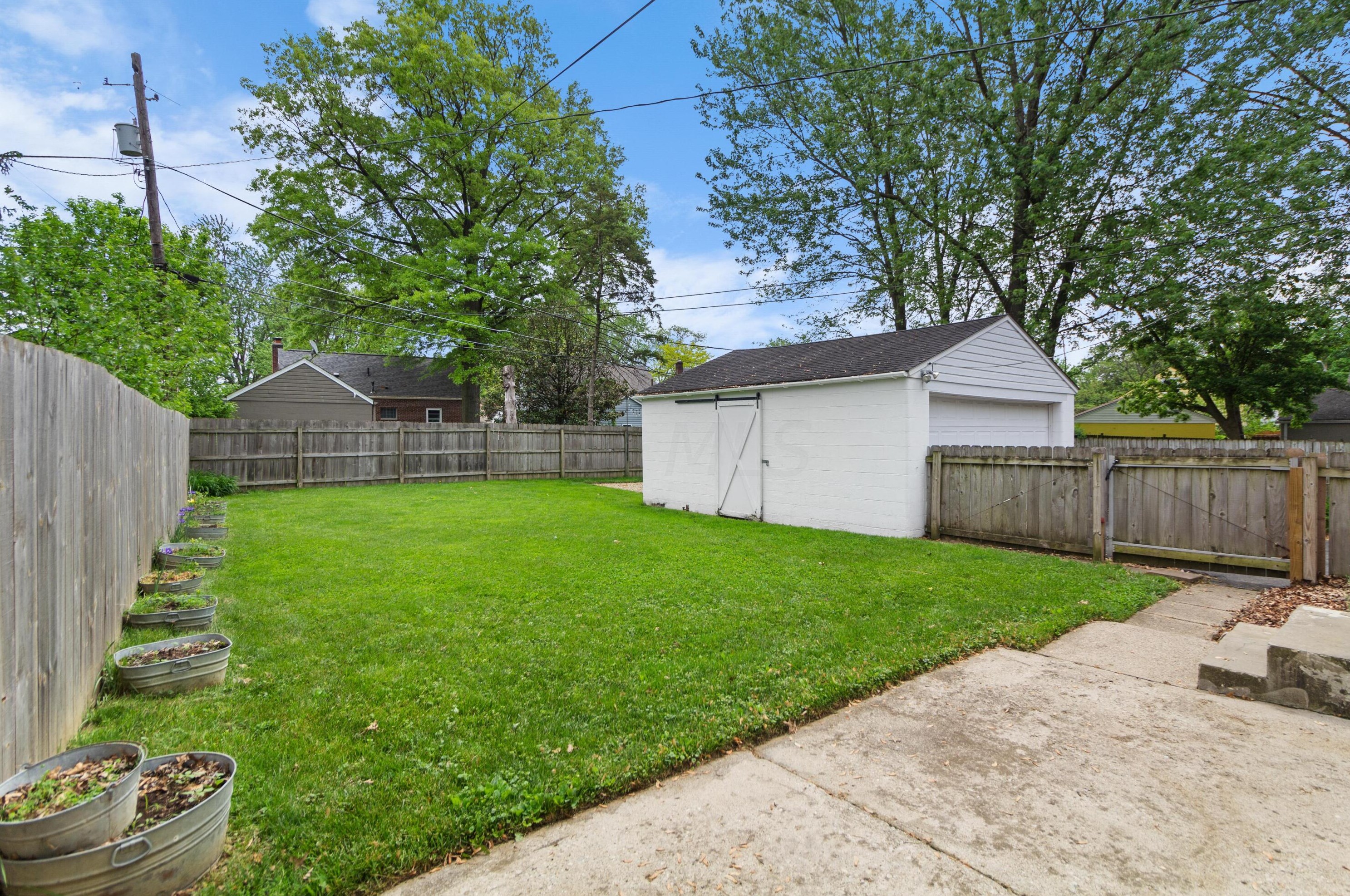 3028 Oaklawn St, Columbus OH  43224-4353 exterior