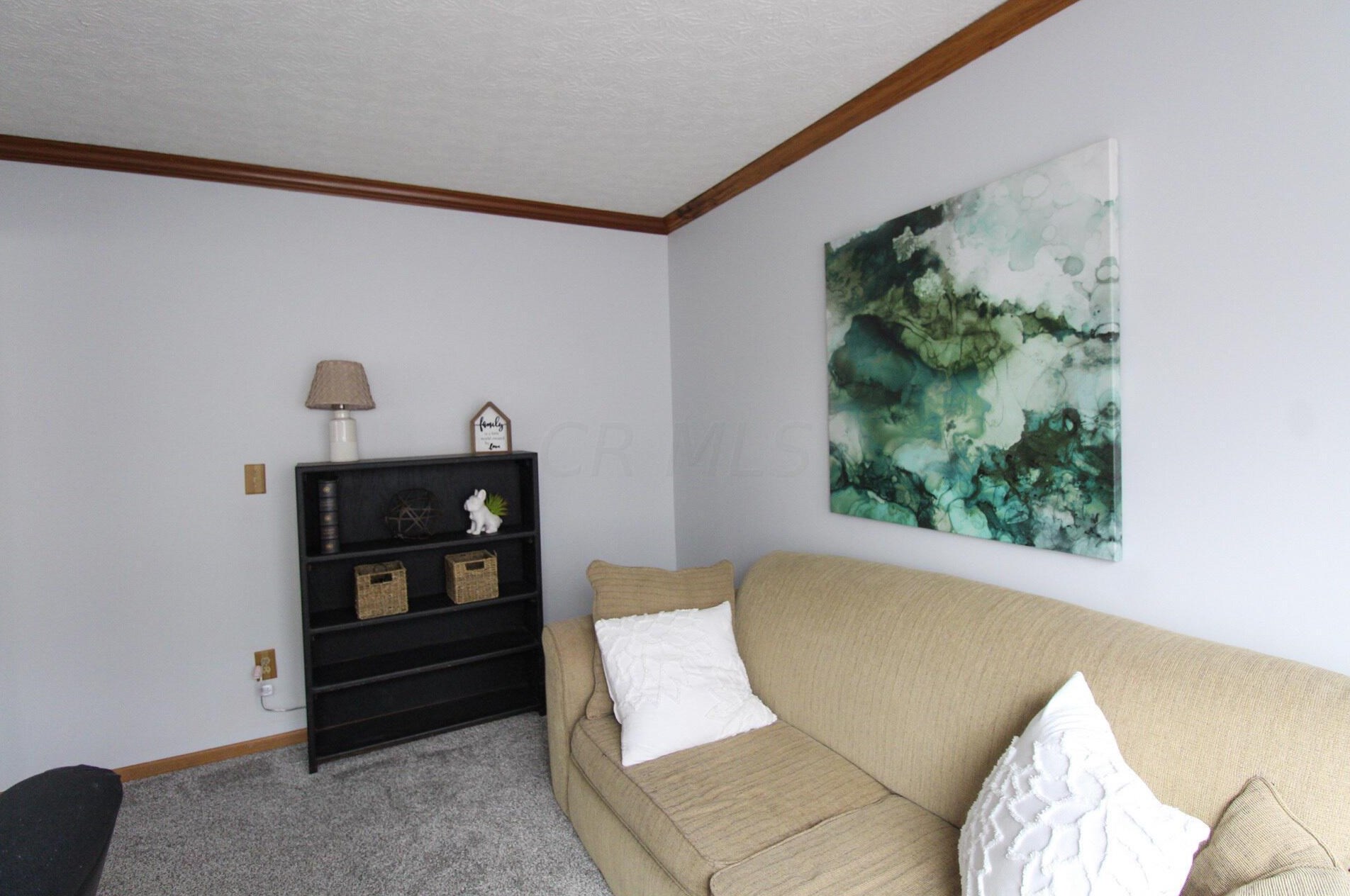 233 Oxford Dr, Pataskala OH  exterior