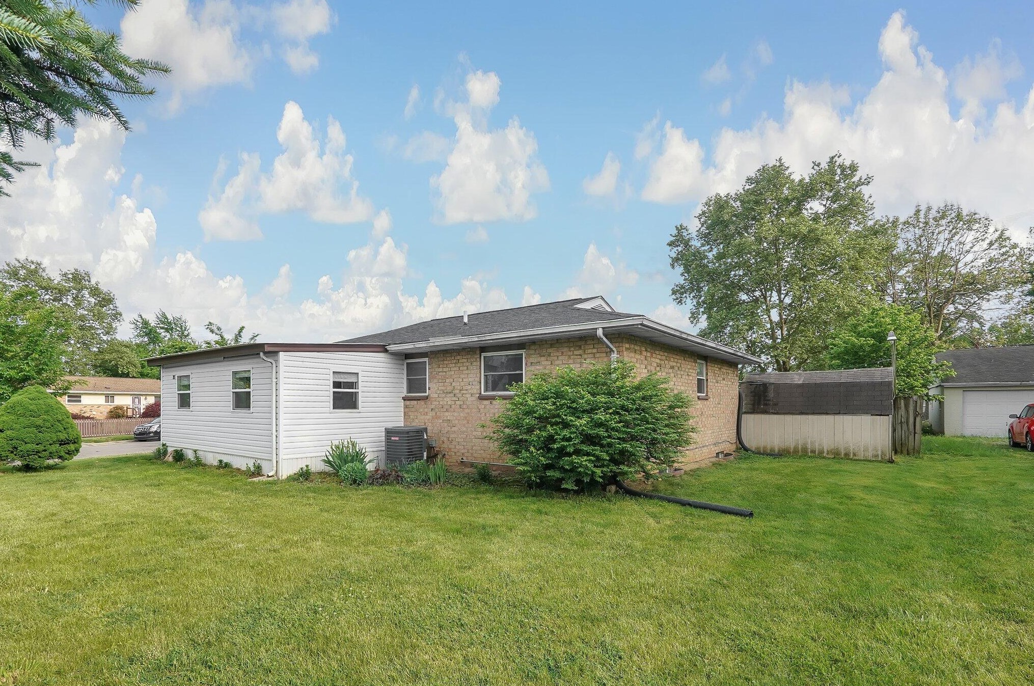 275 Williams Rd, Columbus OH  43207-3829 exterior