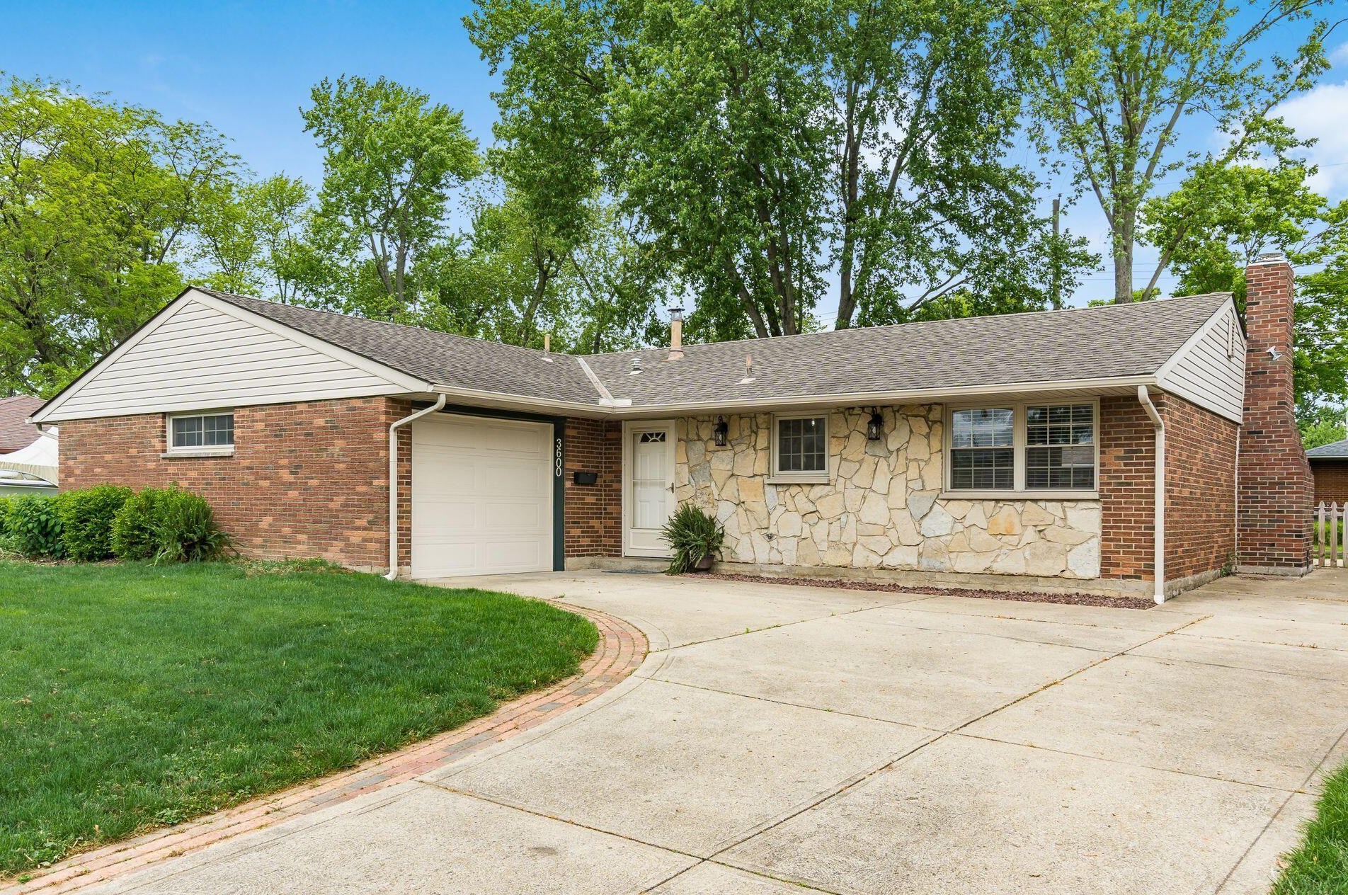 3600 Madrid Dr, Westerville, OH 43081