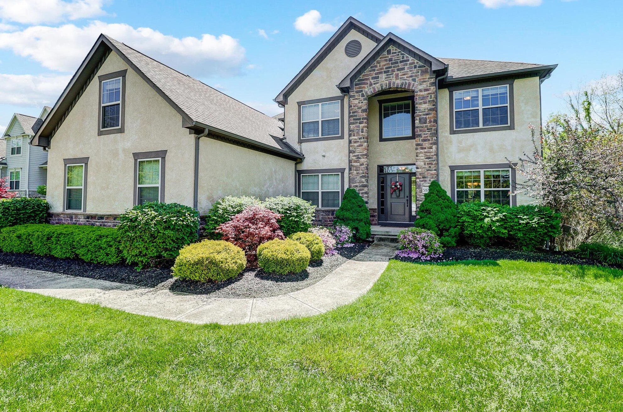 5879 Farmstead Ln, Delaware, OH 43015