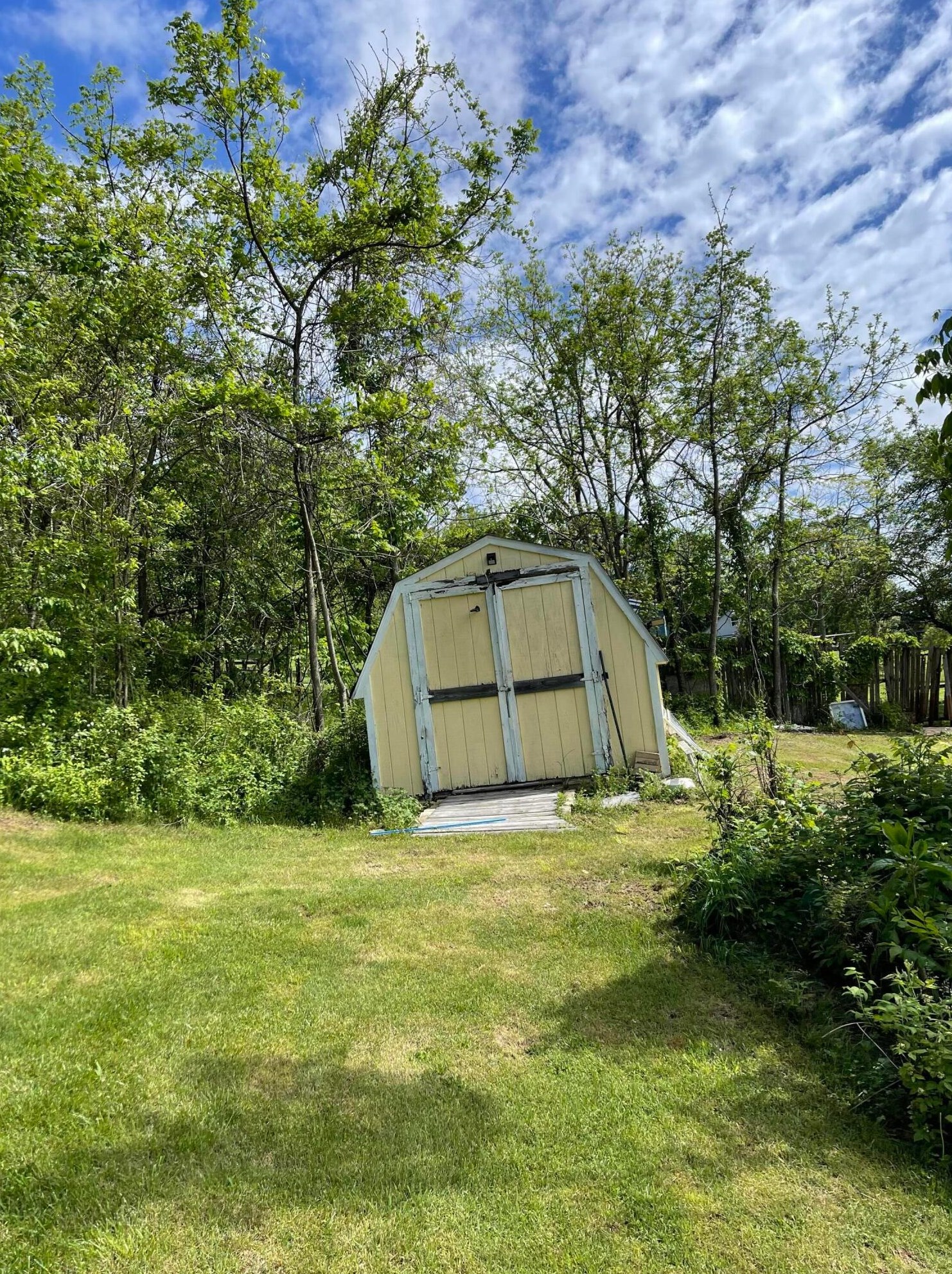 2100 Hamburg Rd, Lancaster OH 43130-8681 exterior