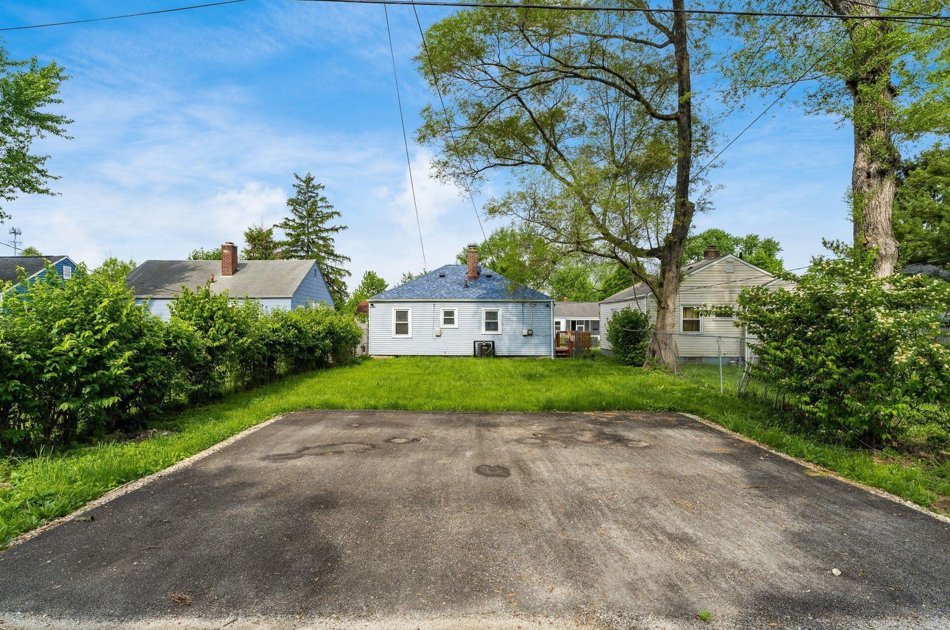 2260 Howey Rd, Columbus OH 43211-2042 exterior