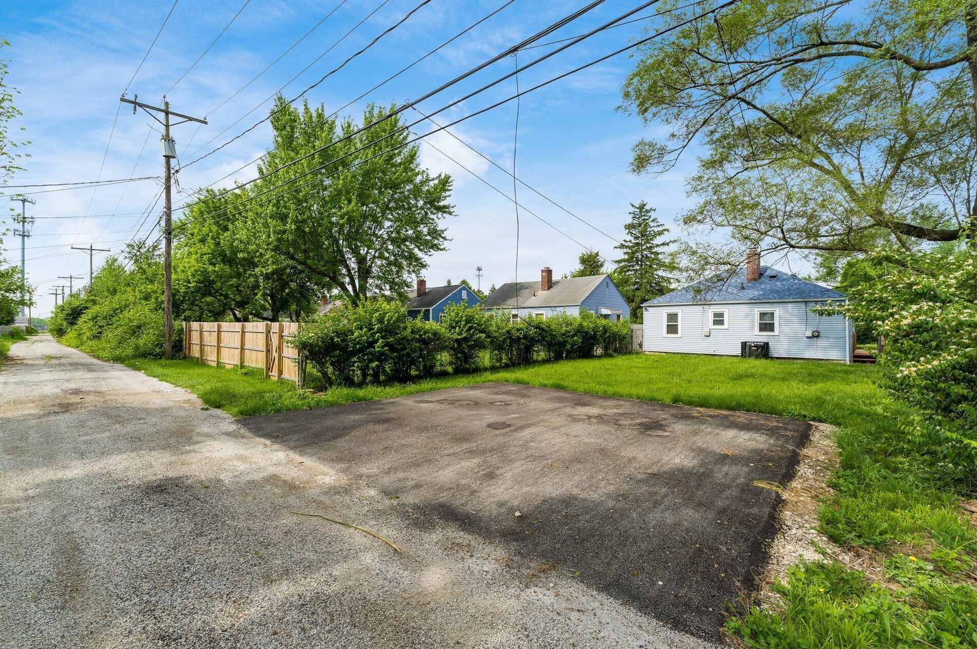 2260 Howey Rd, Columbus OH 43211-2042 exterior