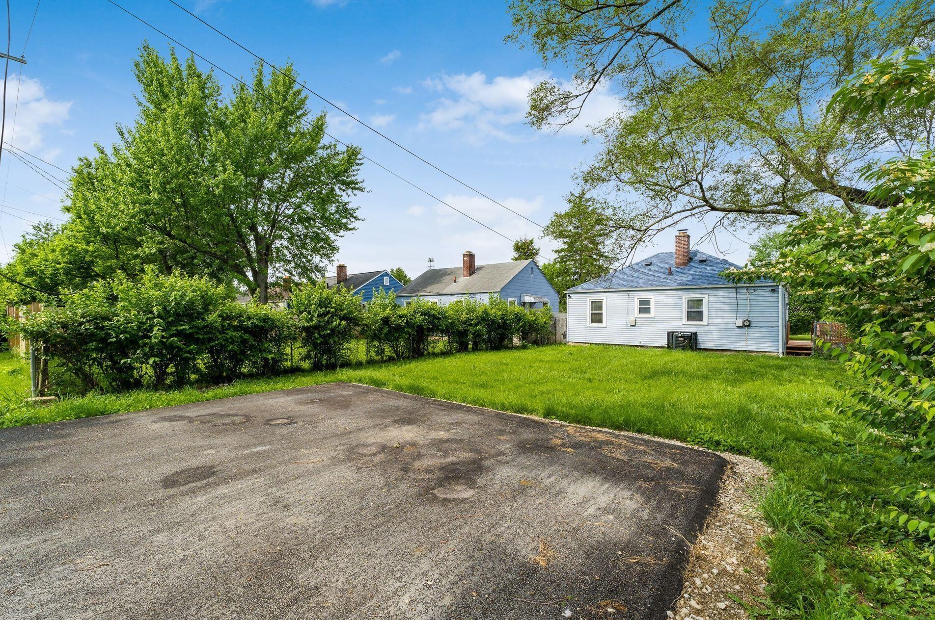 2260 Howey Rd, Columbus OH 43211-2042 exterior