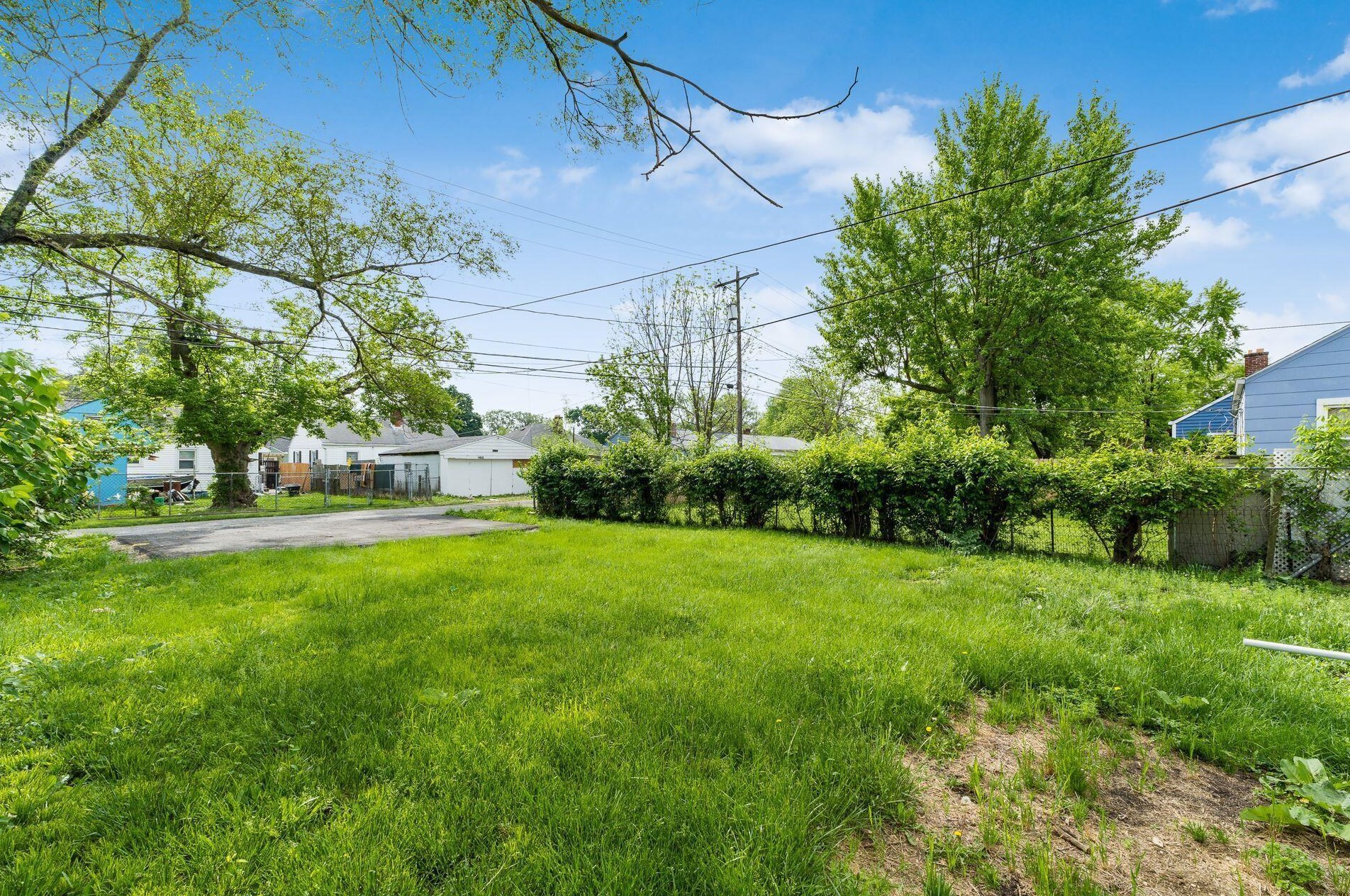 2260 Howey Rd, Columbus OH 43211-2042 exterior