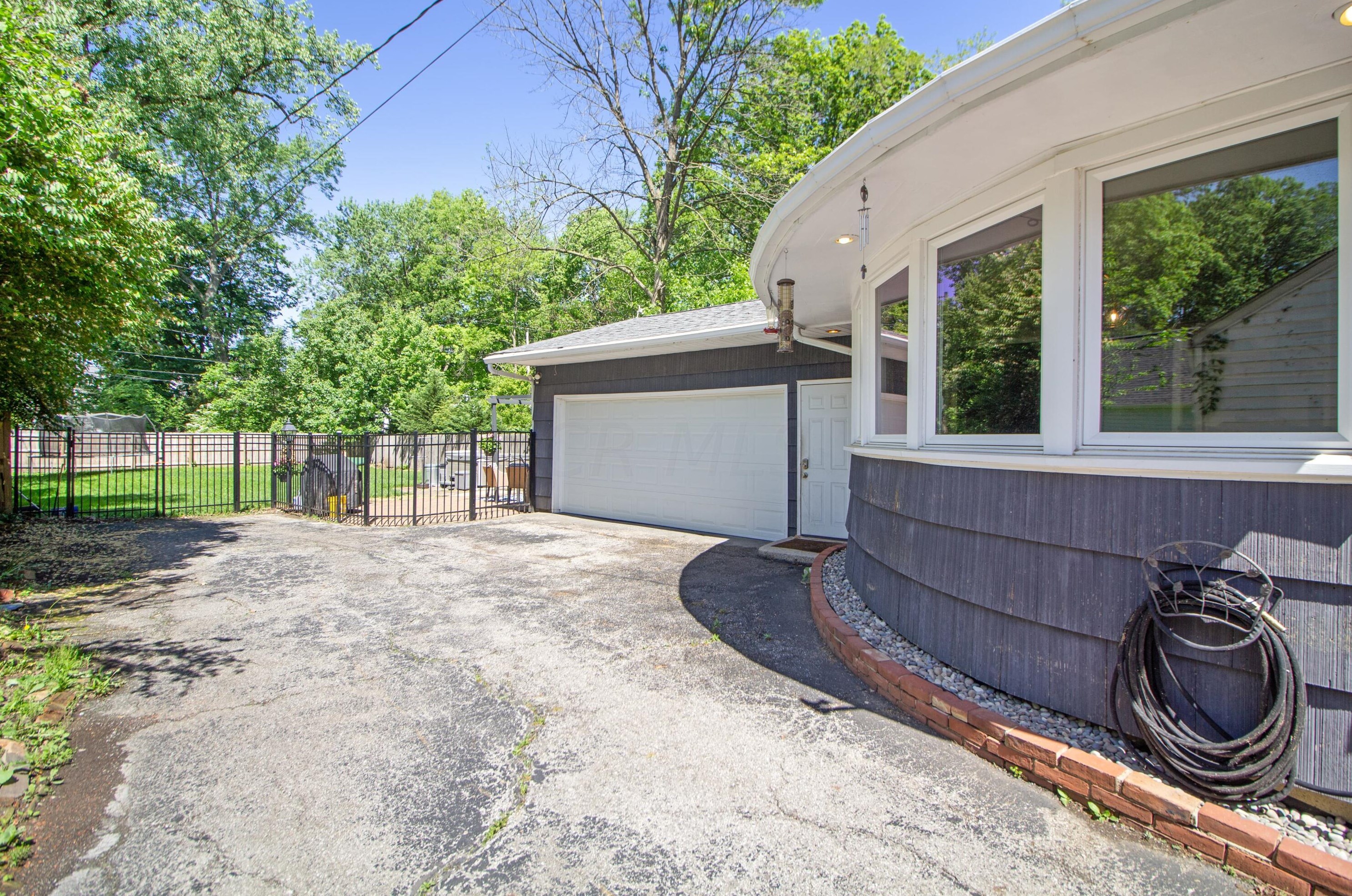 185 Roosevelt Ave, Columbus OH  43209-1870 exterior