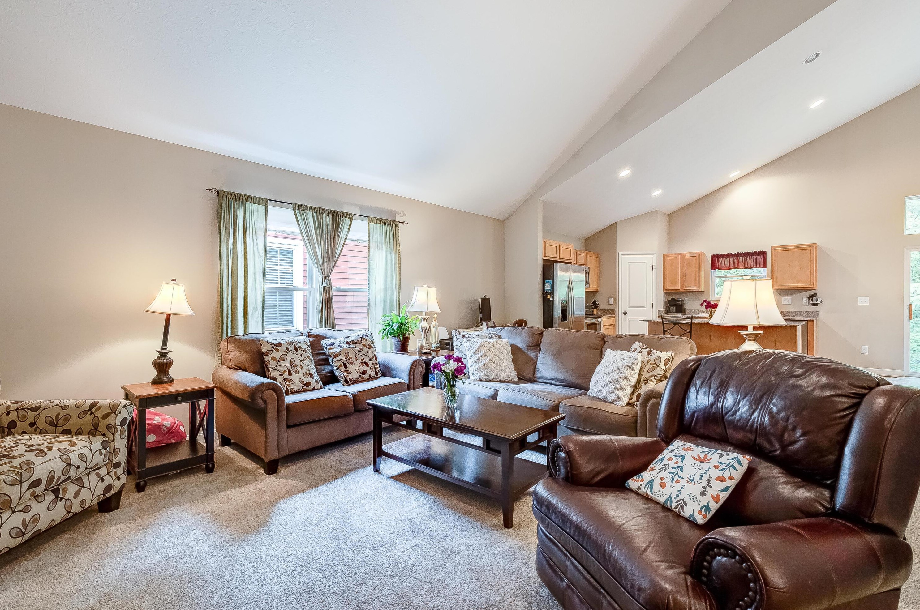 222 Autumn Way, Pataskala OH  43062-7246 exterior