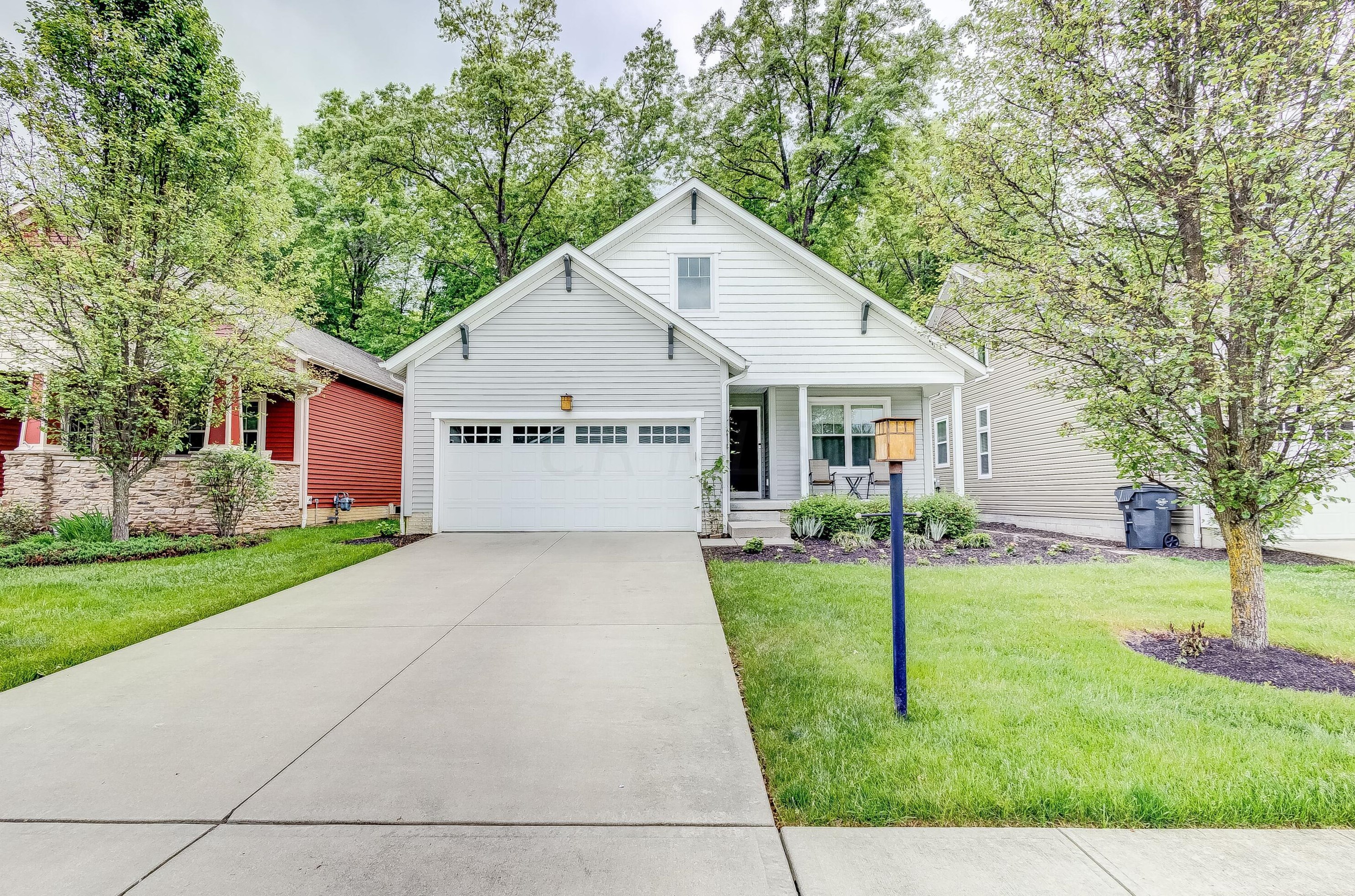 222 Autumn Way, Pataskala, OH 43062