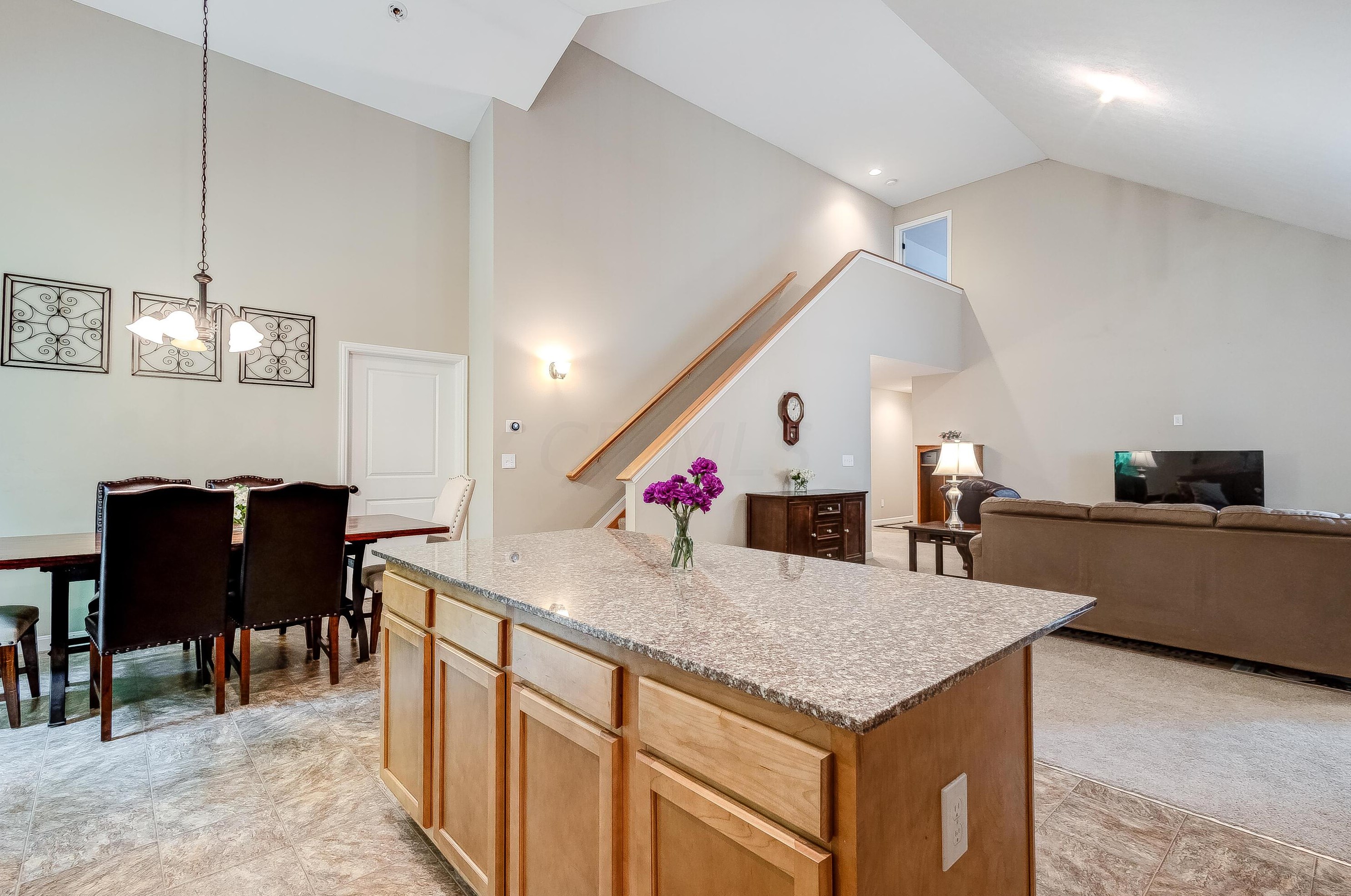 222 Autumn Way, Pataskala OH  43062-7246 exterior