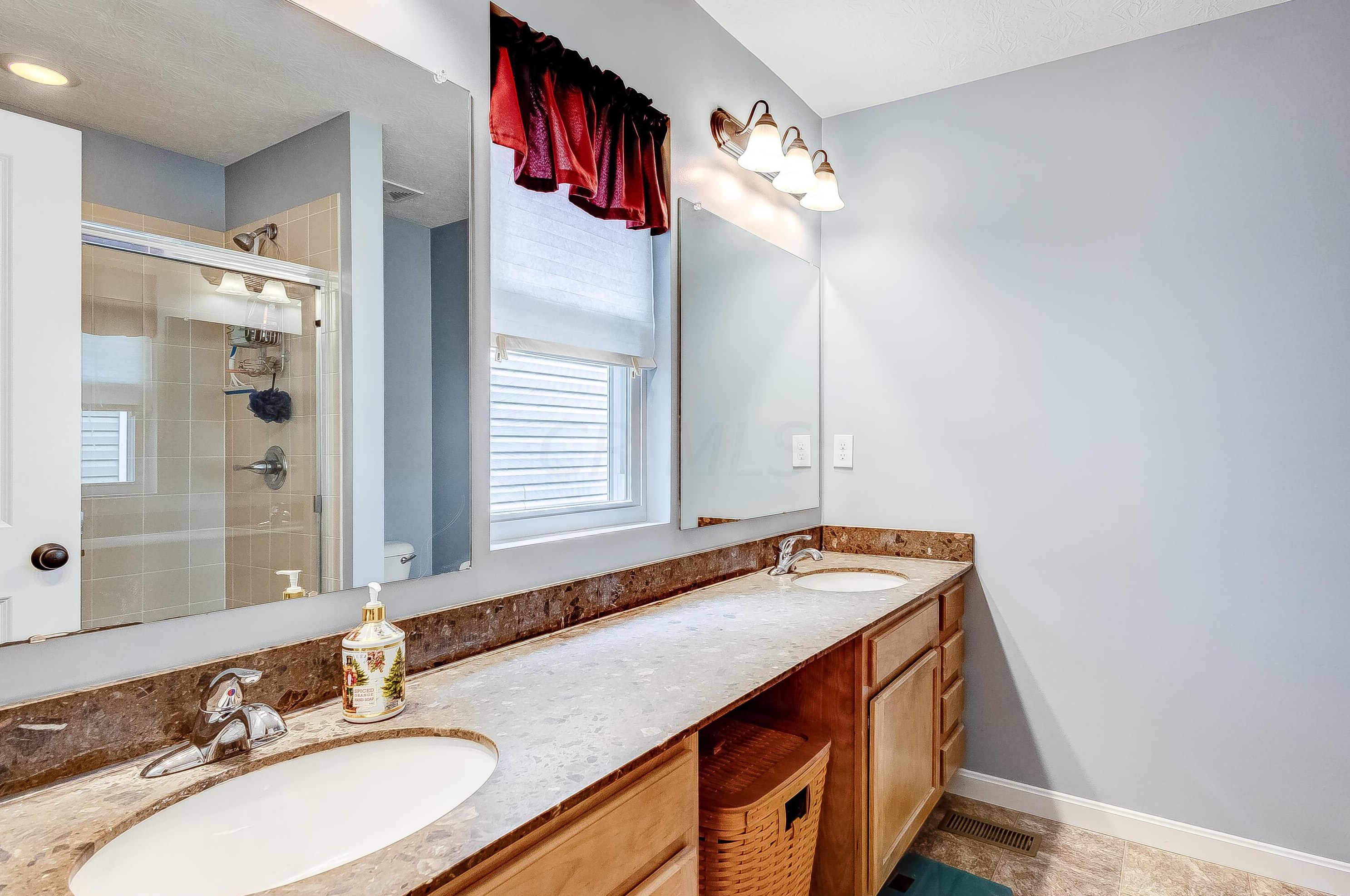 222 Autumn Way, Pataskala OH  43062-7246 exterior