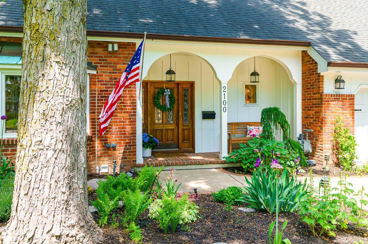 2100 Sheringham Rd, Columbus, OH 43220-4358