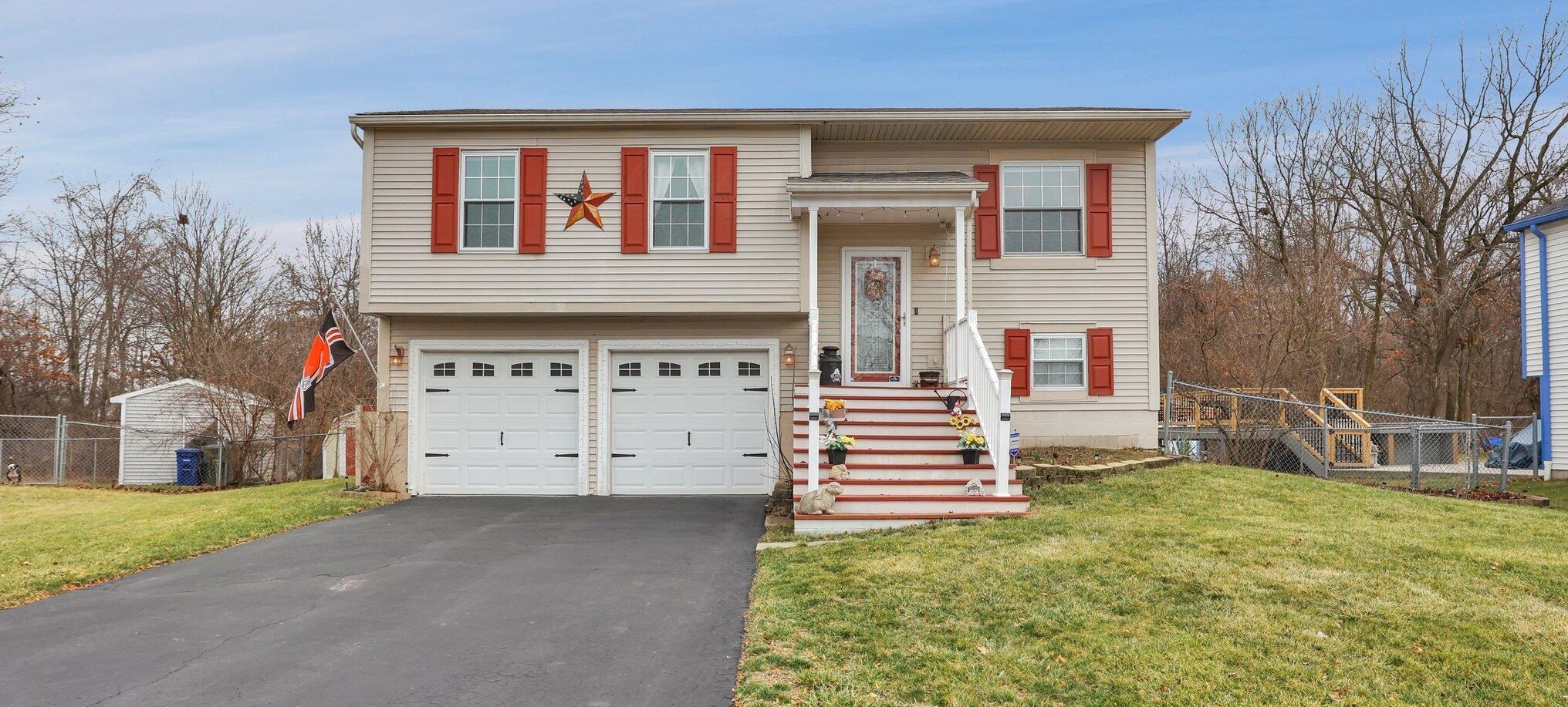 2464 Creekwillow Pl, Darbydale, OH 43123-1683