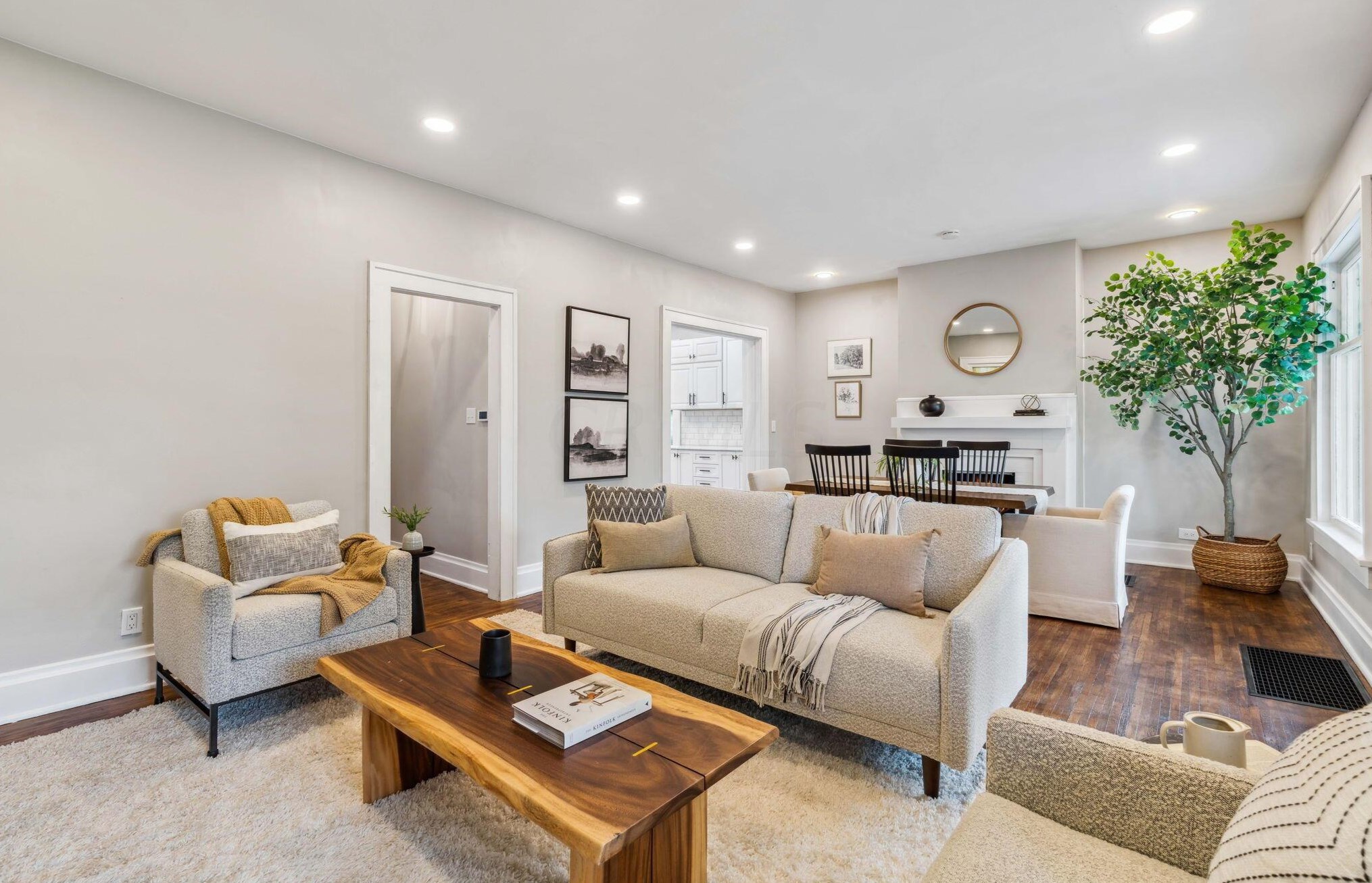 224 Crestview Rd, Columbus OH  43202-2208 exterior