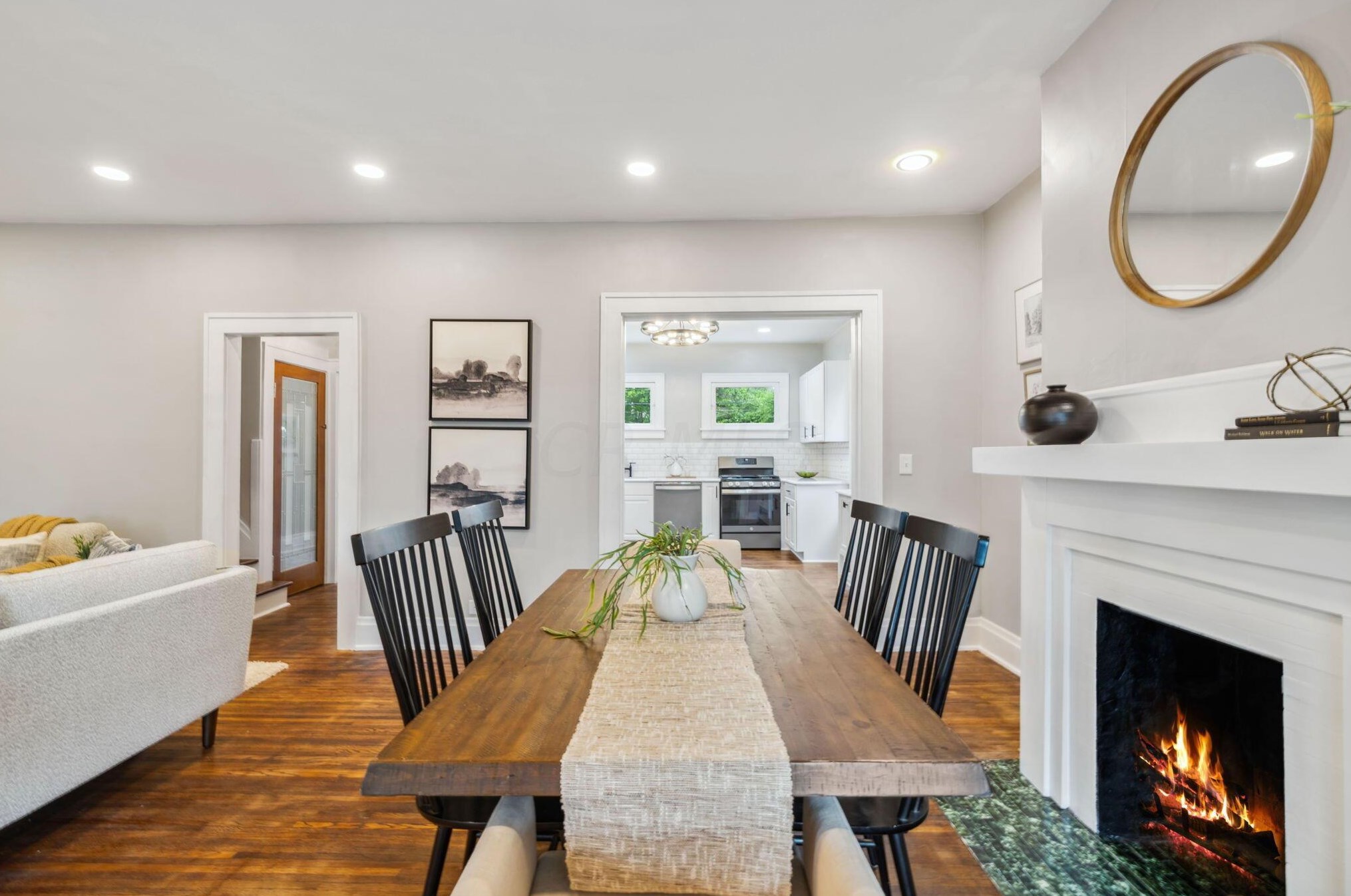 224 Crestview Rd, Columbus OH  43202-2208 exterior