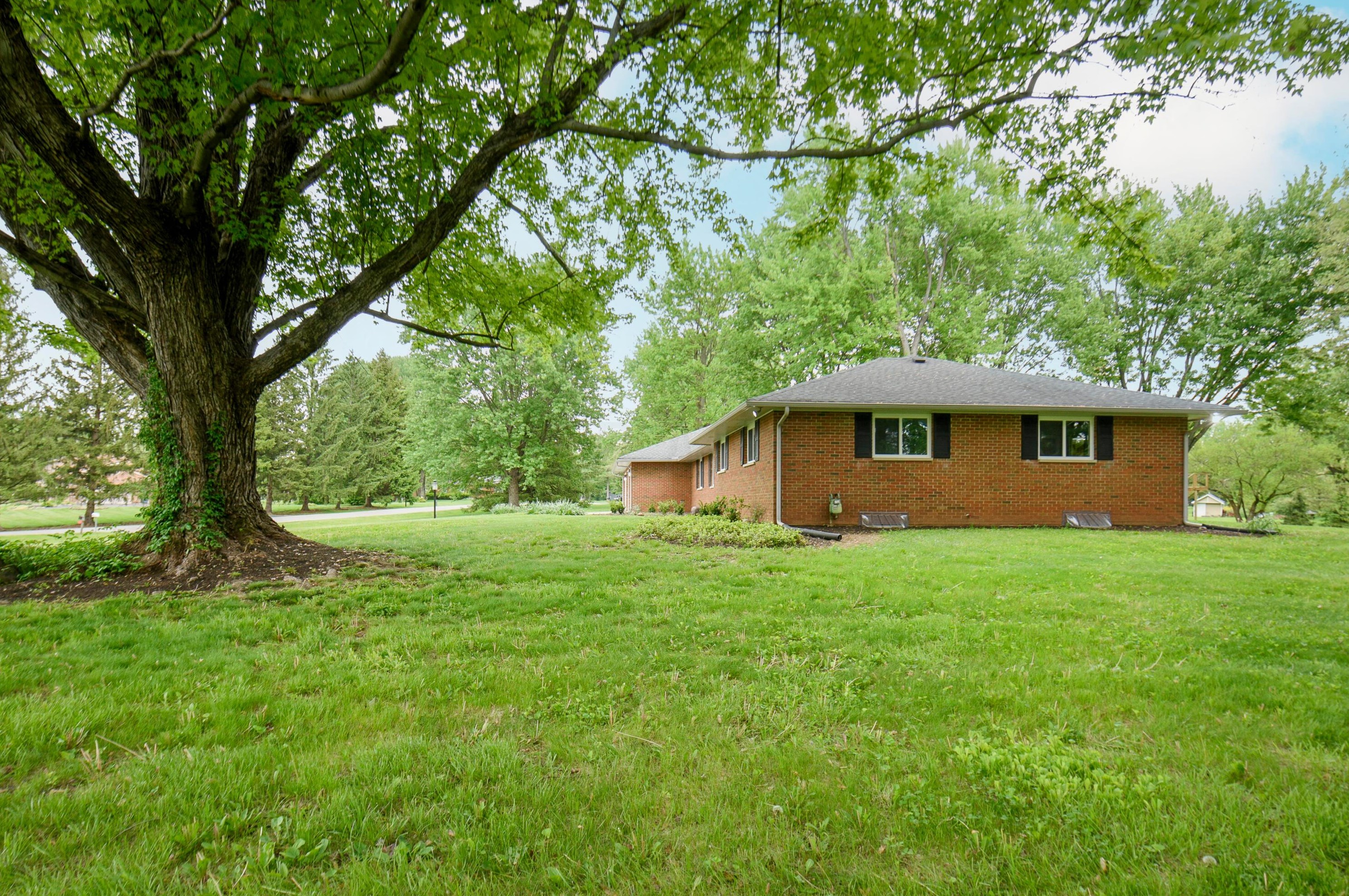 9475 Northchester Dr, Pickerington OH  43147-8971 exterior