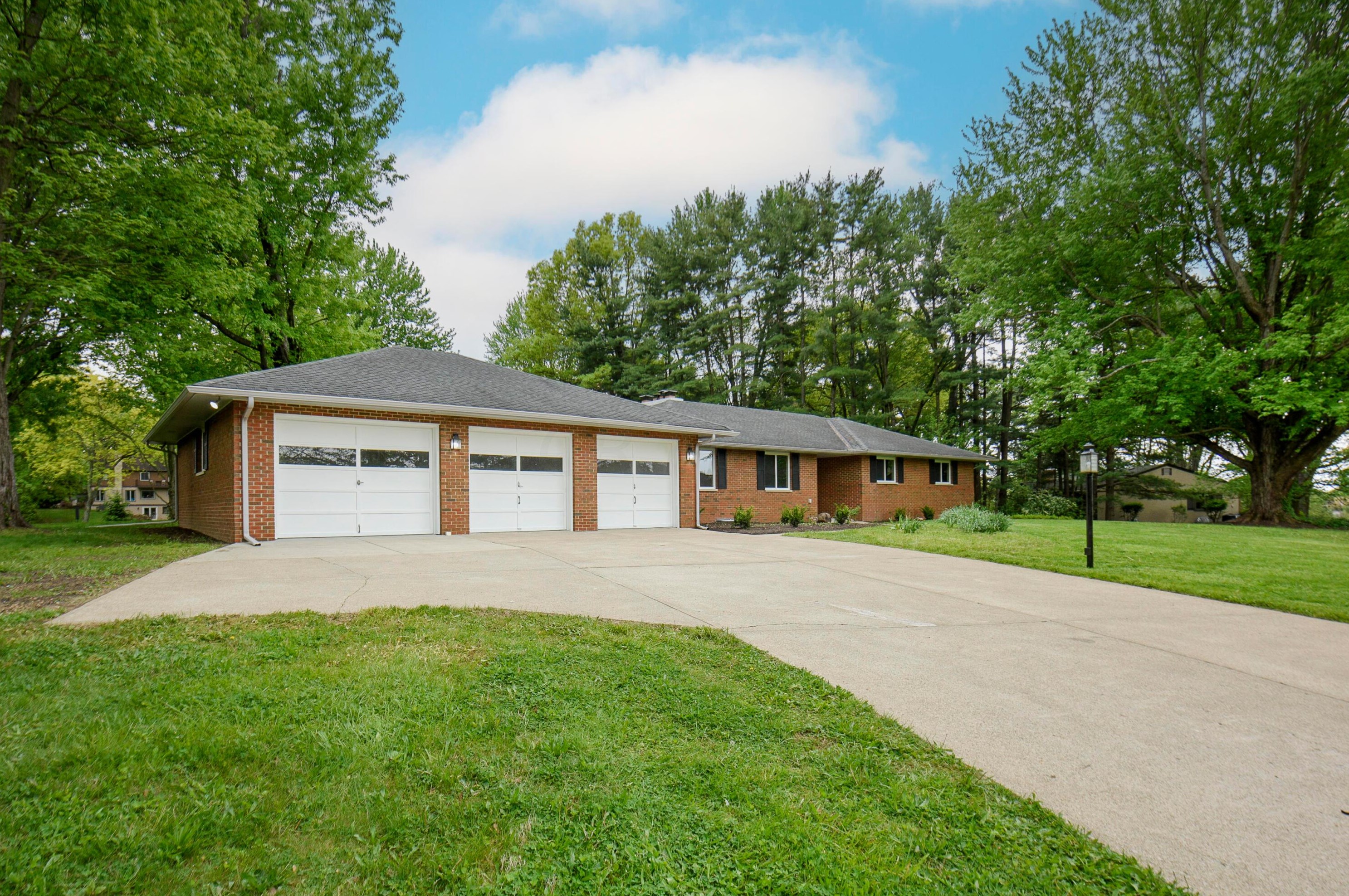 9475 Northchester Dr, Pickerington OH  43147-8971 exterior