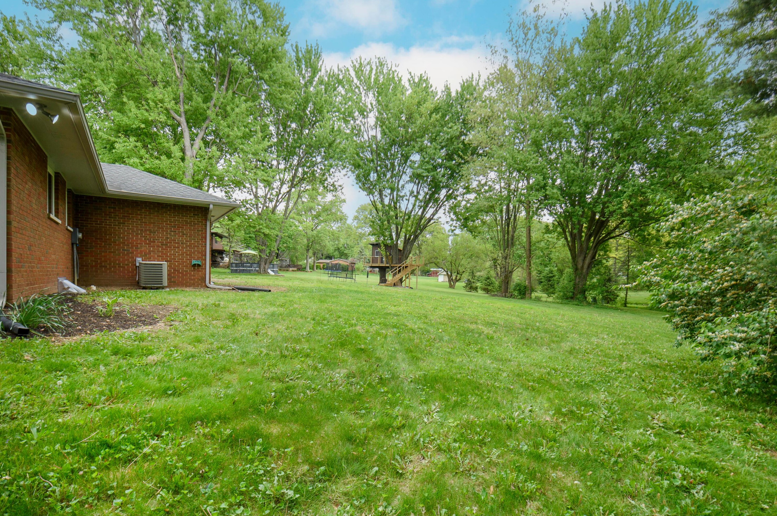 9475 Northchester Dr, Pickerington OH  43147-8971 exterior