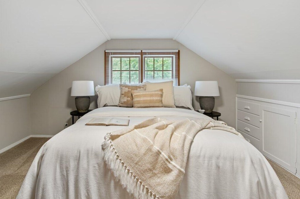 219 Royal Forest Blvd, Columbus OH  43214-2127 exterior