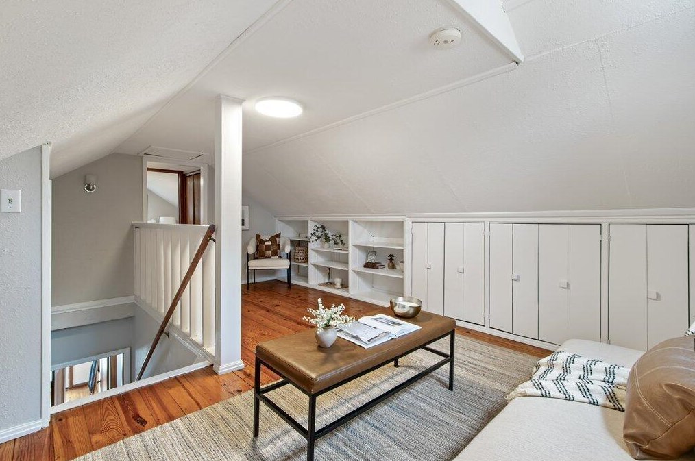 219 Royal Forest Blvd, Columbus OH  43214-2127 exterior