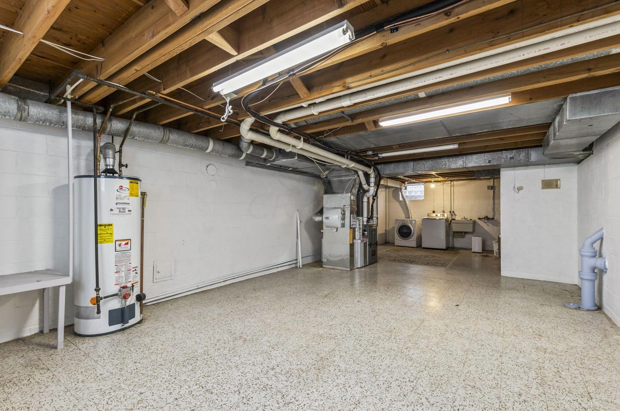 4160 Chadbourne Dr, Columbus OH  43220-3918 exterior