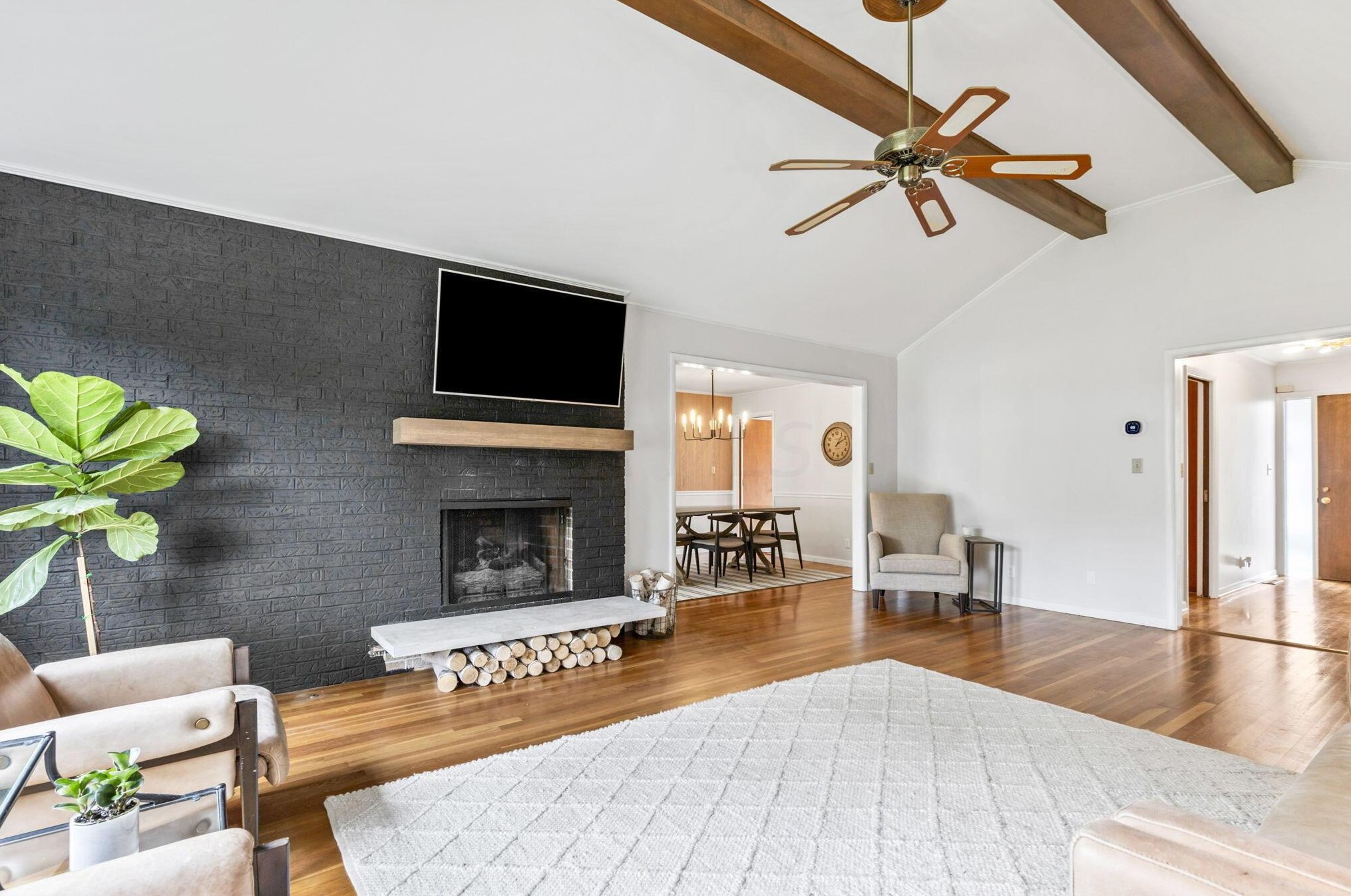 4160 Chadbourne Dr, Columbus OH  43220-3918 exterior