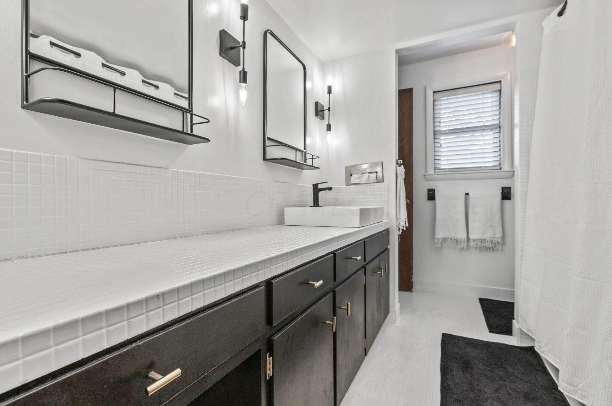 4160 Chadbourne Dr, Columbus OH  43220-3918 exterior