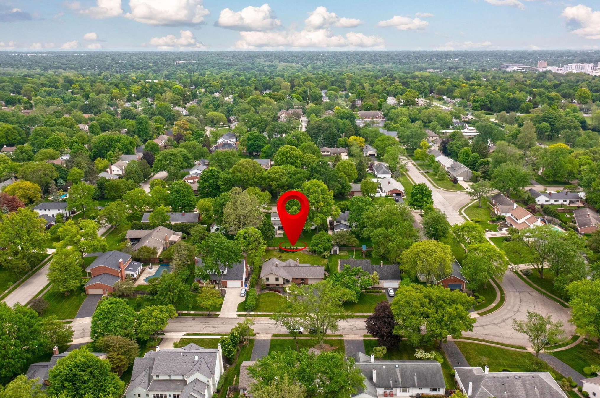 4160 Chadbourne Dr, Columbus OH  43220-3918 exterior