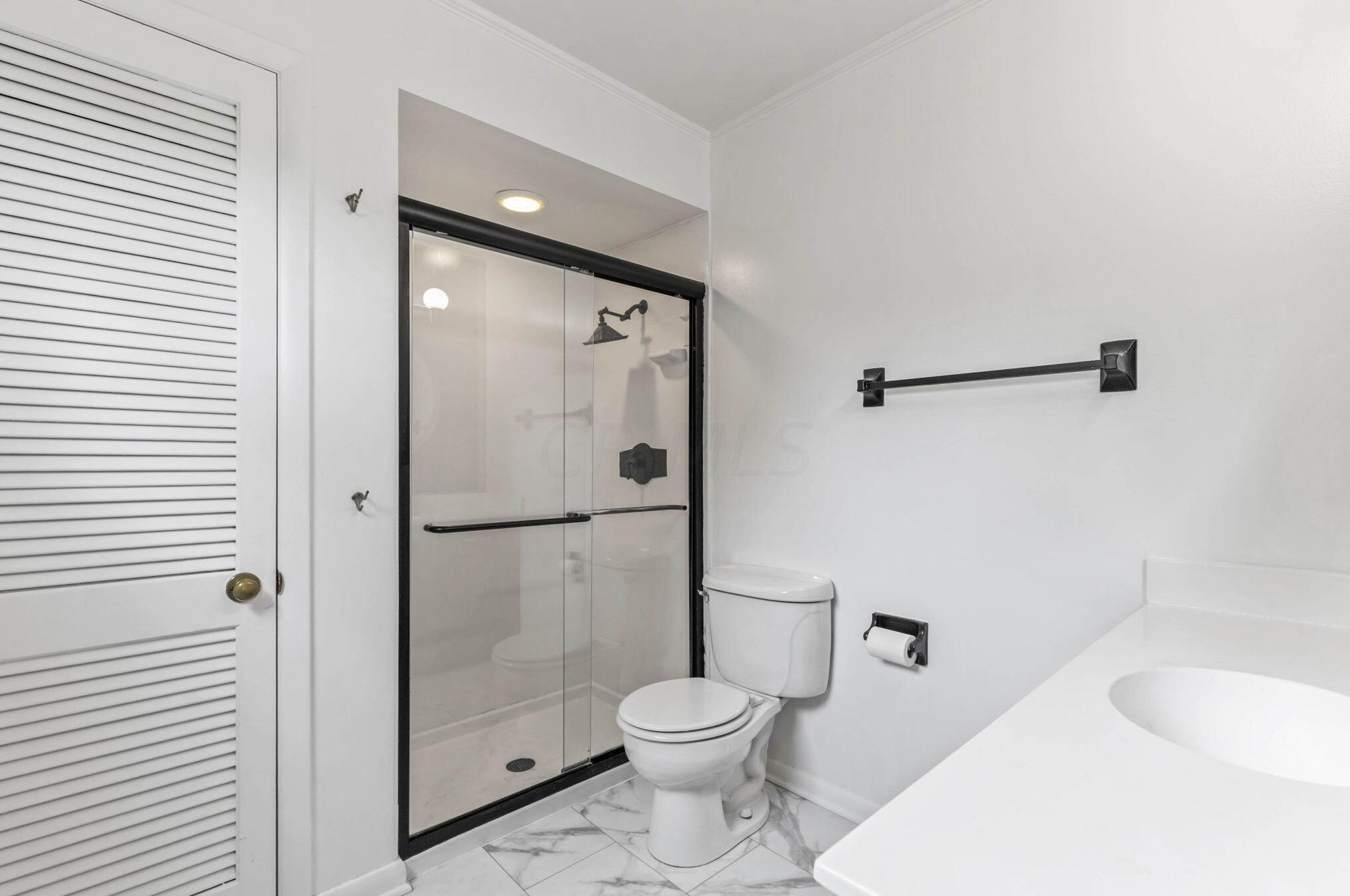 4160 Chadbourne Dr, Columbus OH  43220-3918 exterior