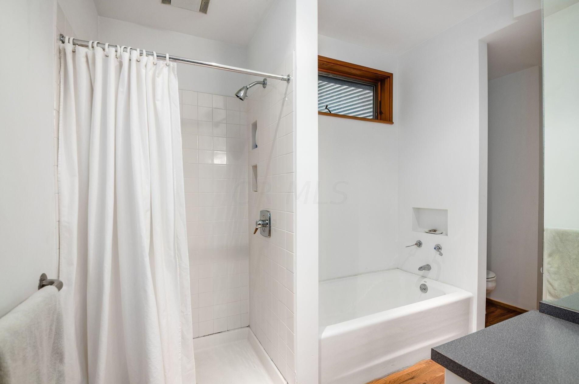 58 Warren St, Columbus OH 43215-1525 exterior