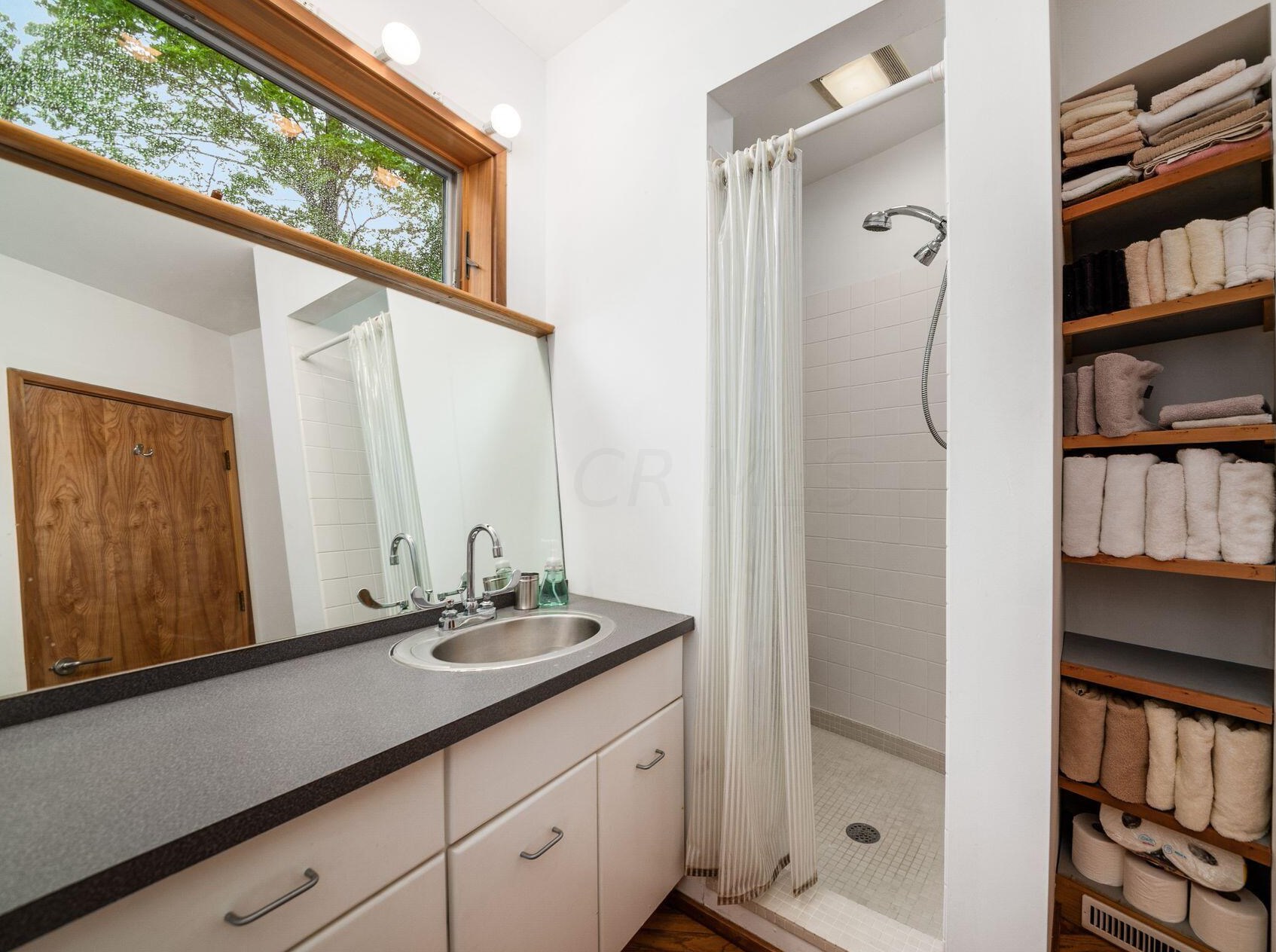 58 Warren St, Columbus OH 43215-1525 exterior