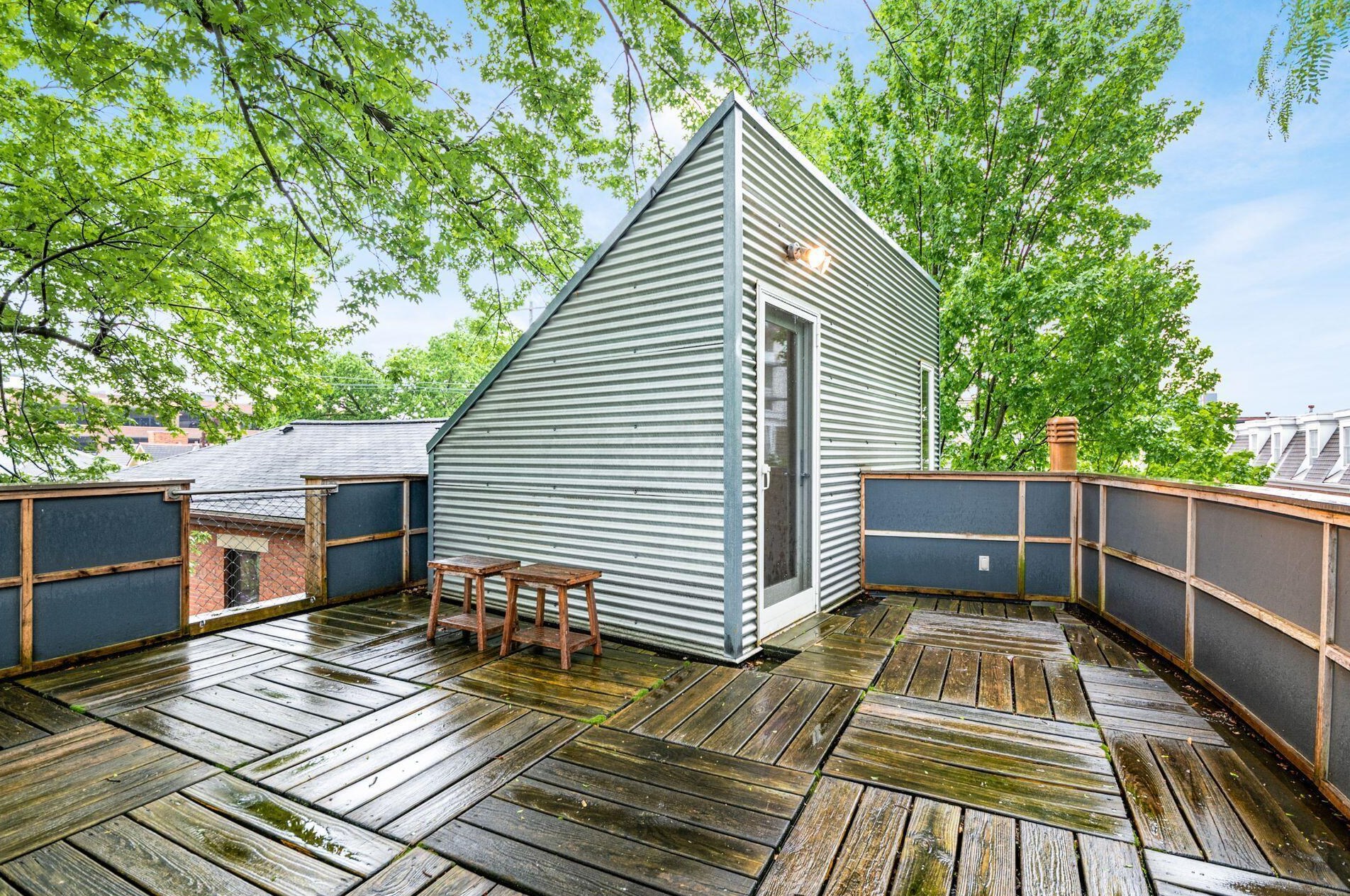 58 Warren St, Columbus OH 43215-1525 exterior