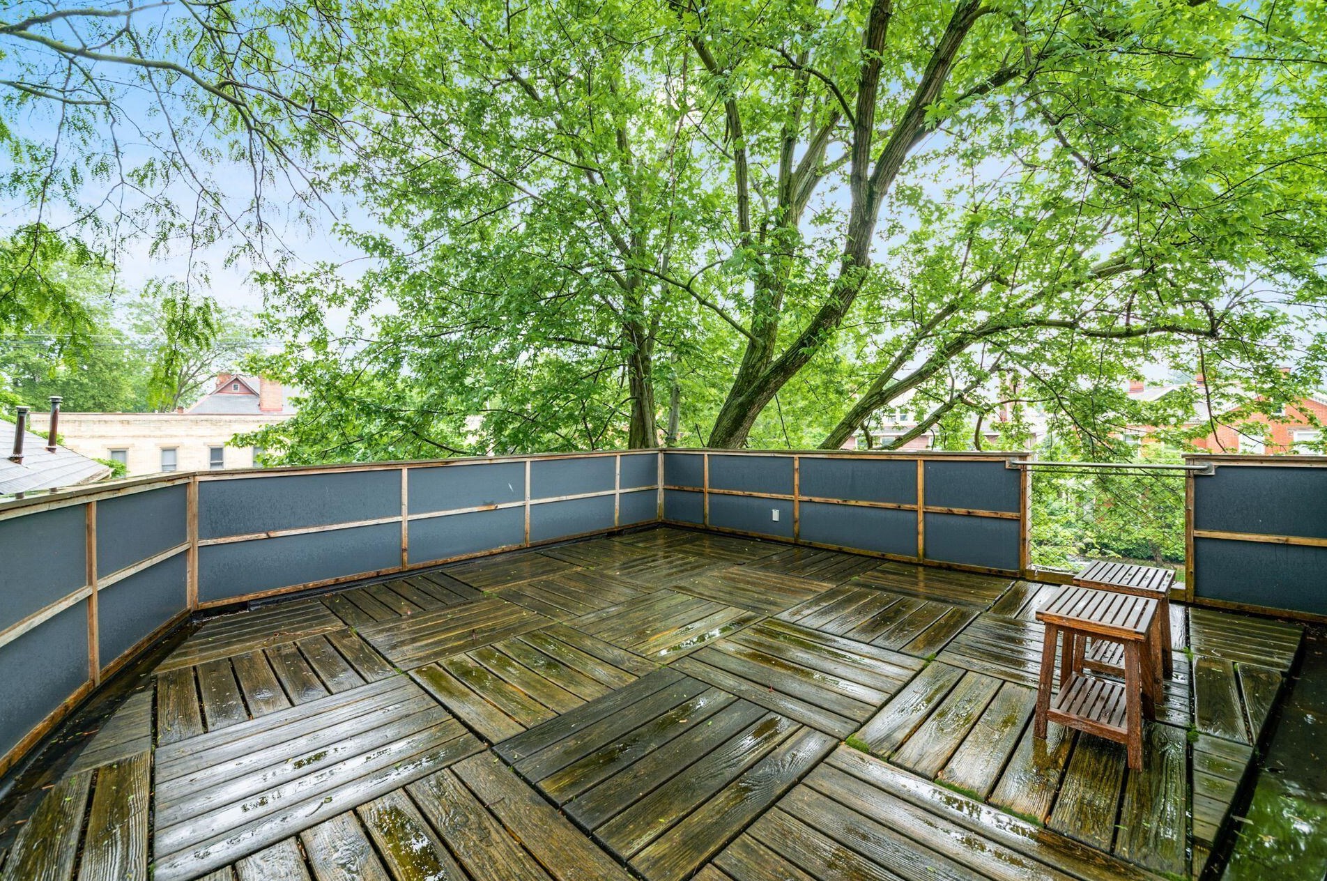 58 Warren St, Columbus OH 43215-1525 exterior