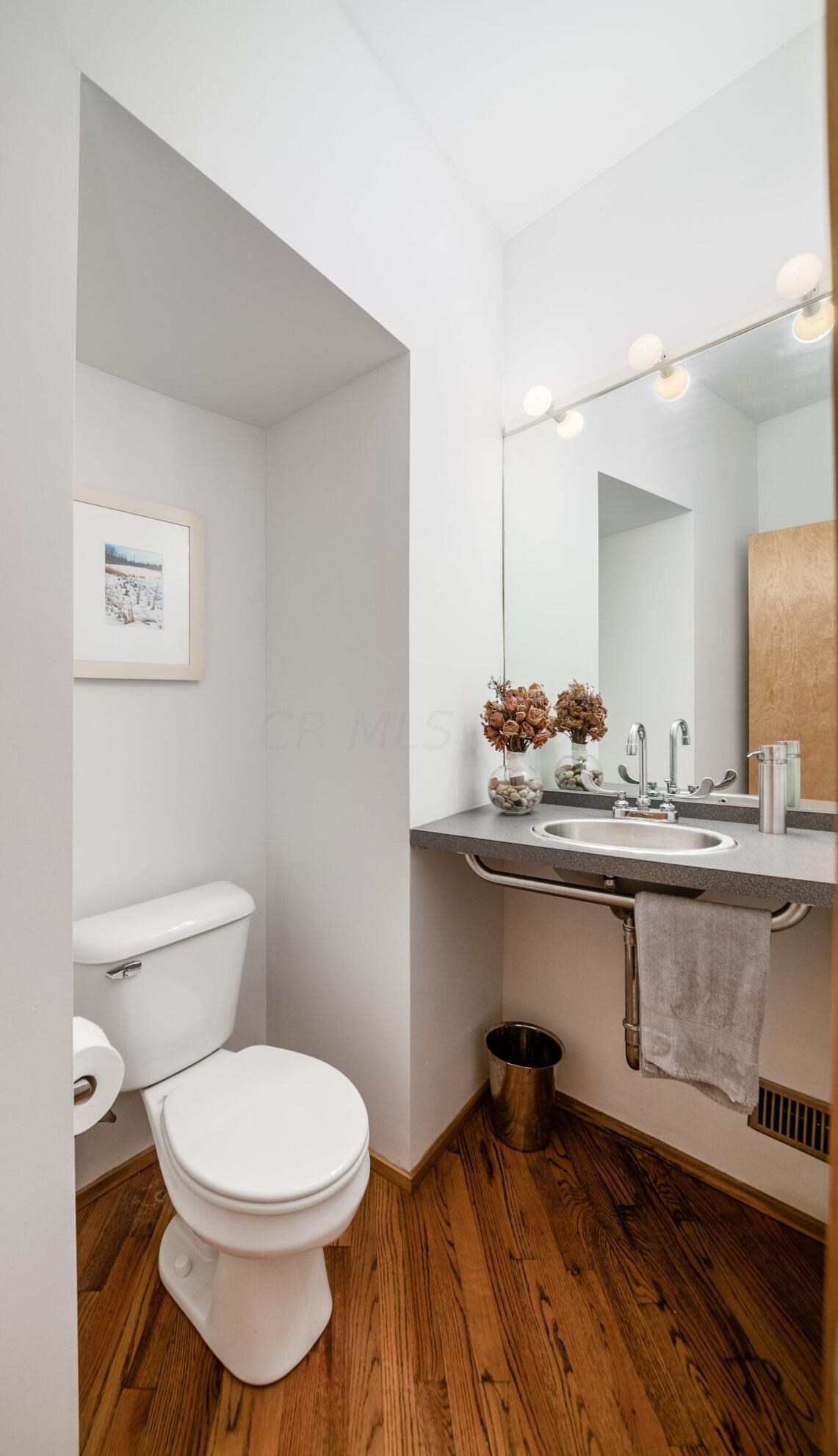 58 Warren St, Columbus OH 43215-1525 exterior