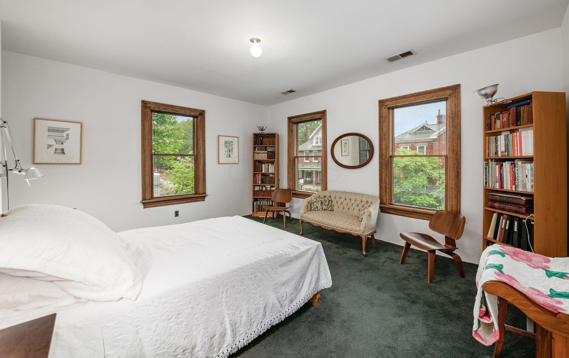 58 Warren St, Columbus OH 43215-1525 exterior