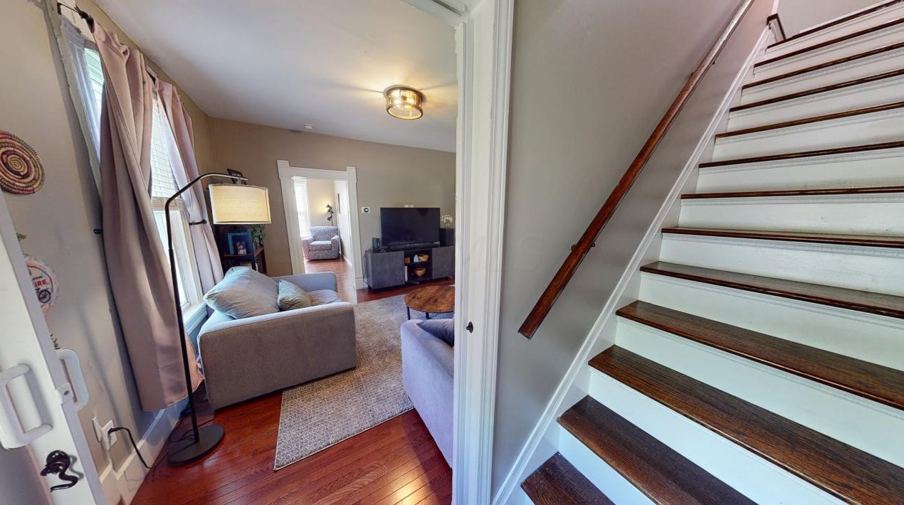 307 Hubbard Ave, Columbus OH  43215-1345 exterior